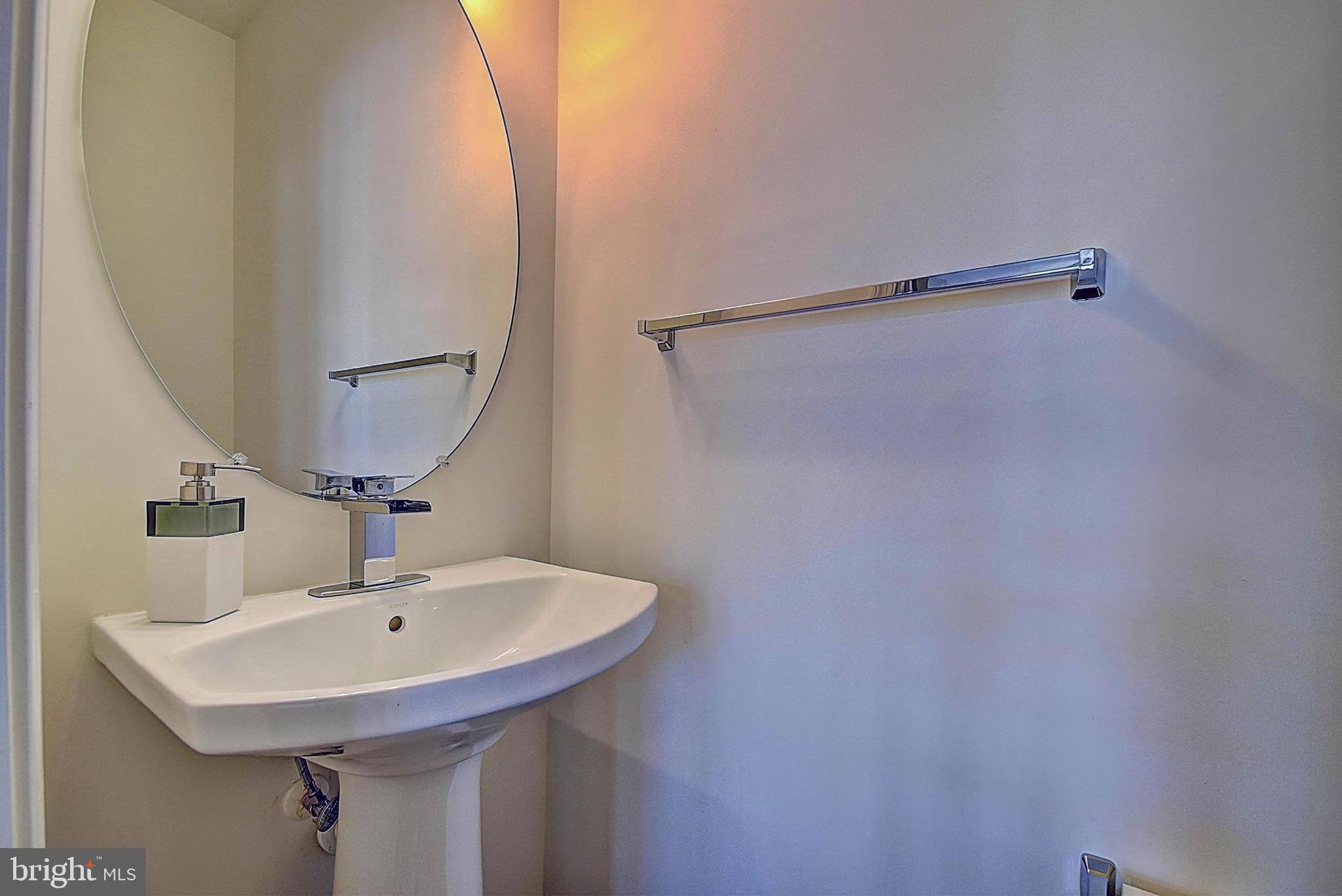 CASCADES PLACE CONDOMINIUM - Residential