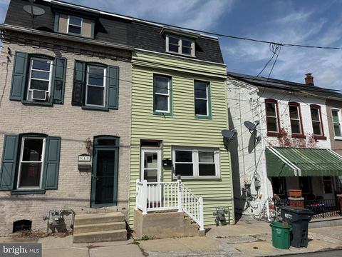 Photo of 923 Blunston Street, COLUMBIA, PA 17512 (MLS # PALA2070278)