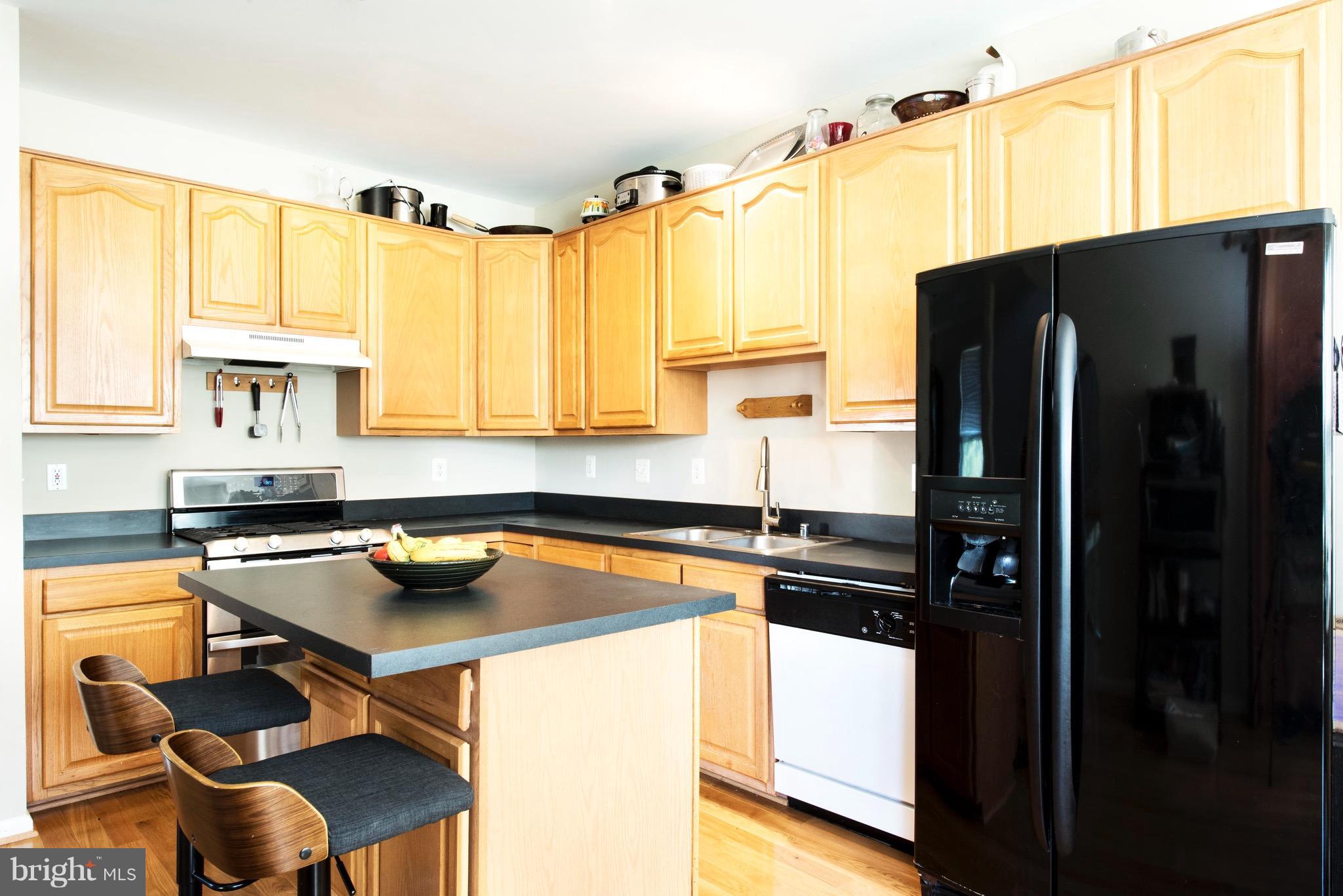 COLLEGE PARKWAY PLACE - Residential