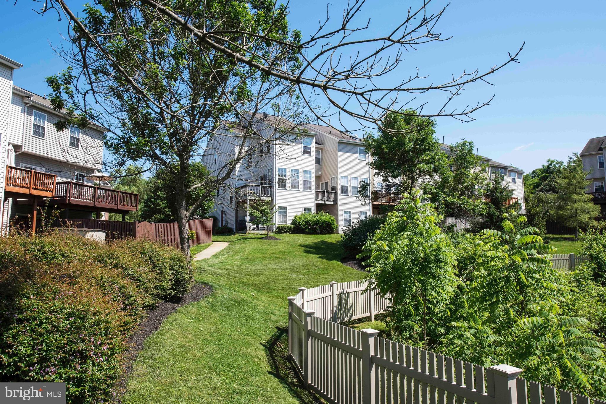 COLLEGE PARKWAY PLACE - Residential