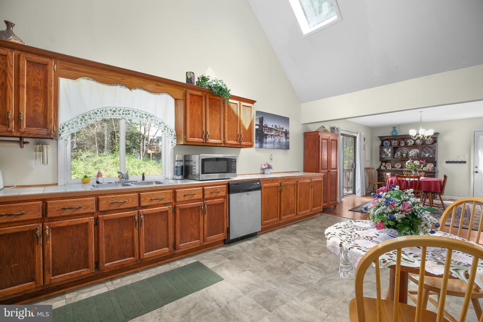 LAKE CAROLINE - Residential