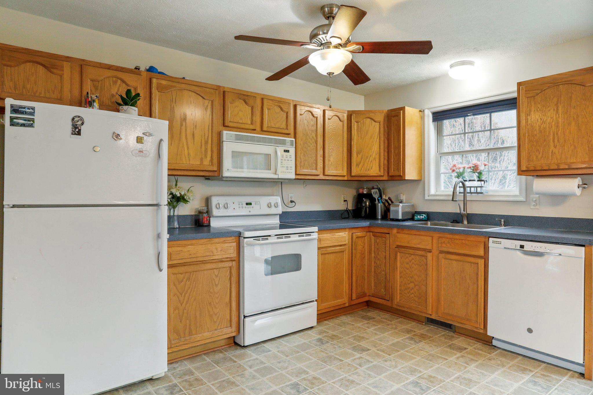 "INGLESIDE" - Residential