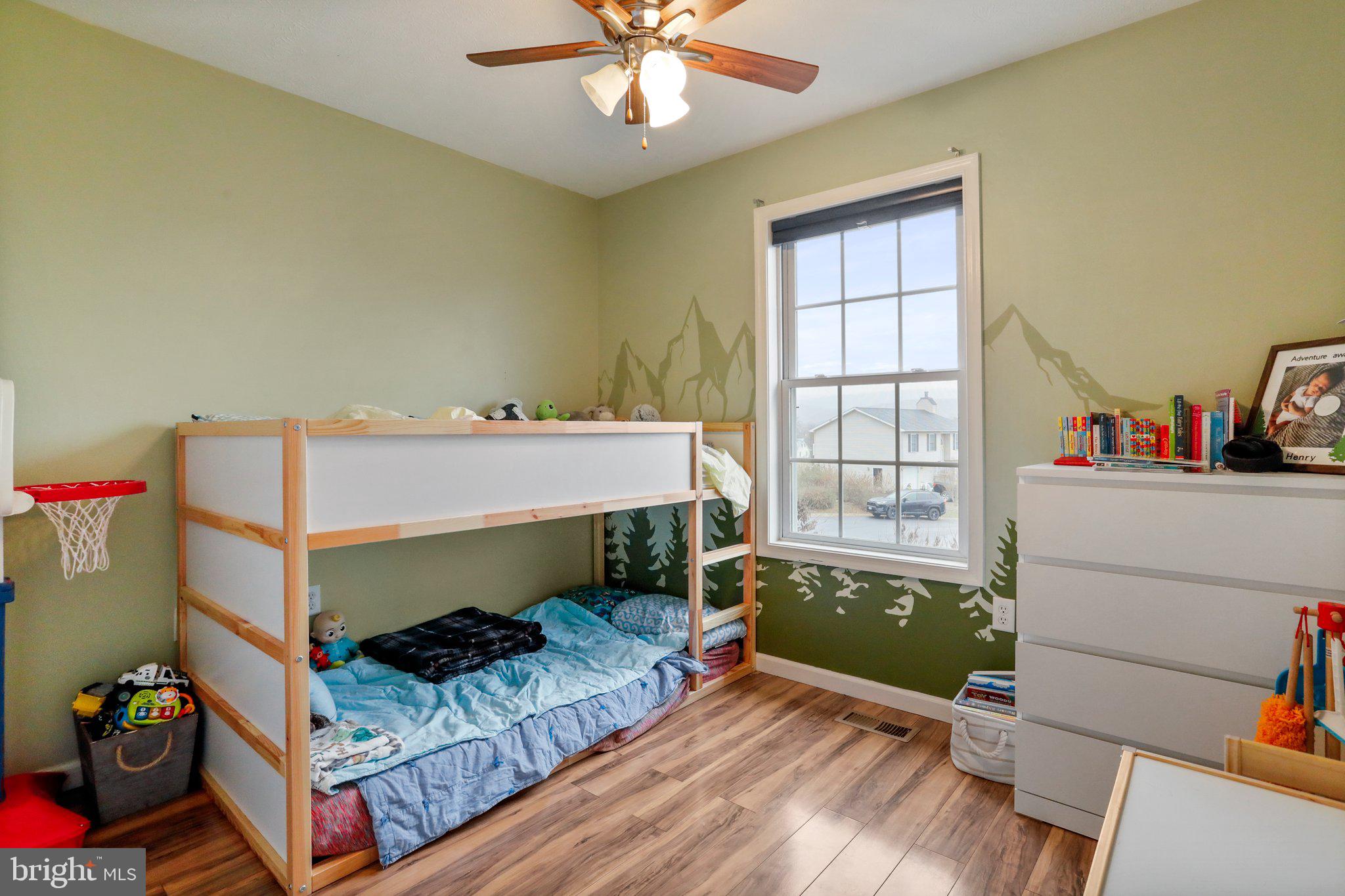 "INGLESIDE" - Residential