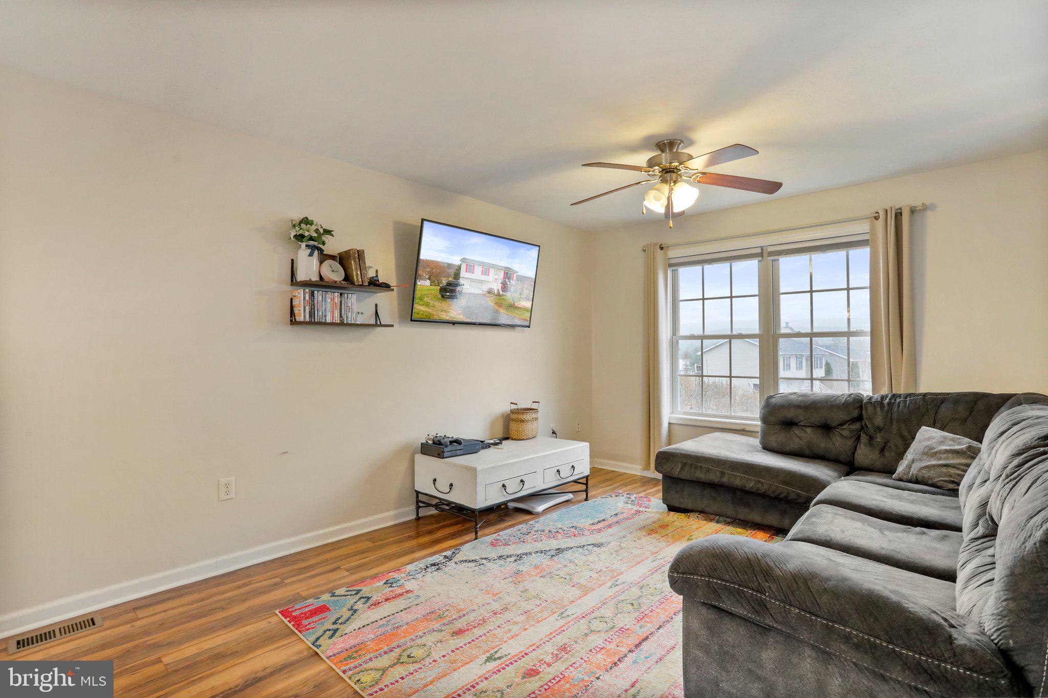 "INGLESIDE" - Residential