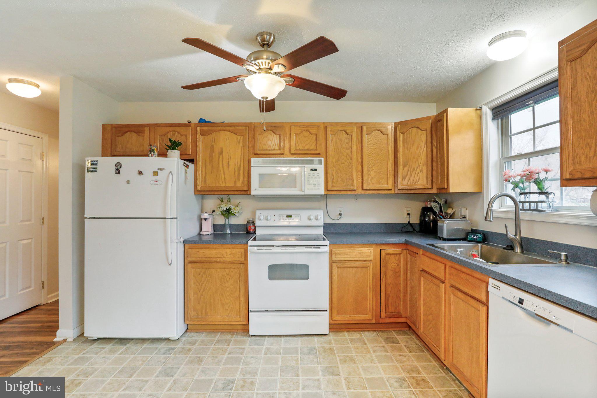 "INGLESIDE" - Residential