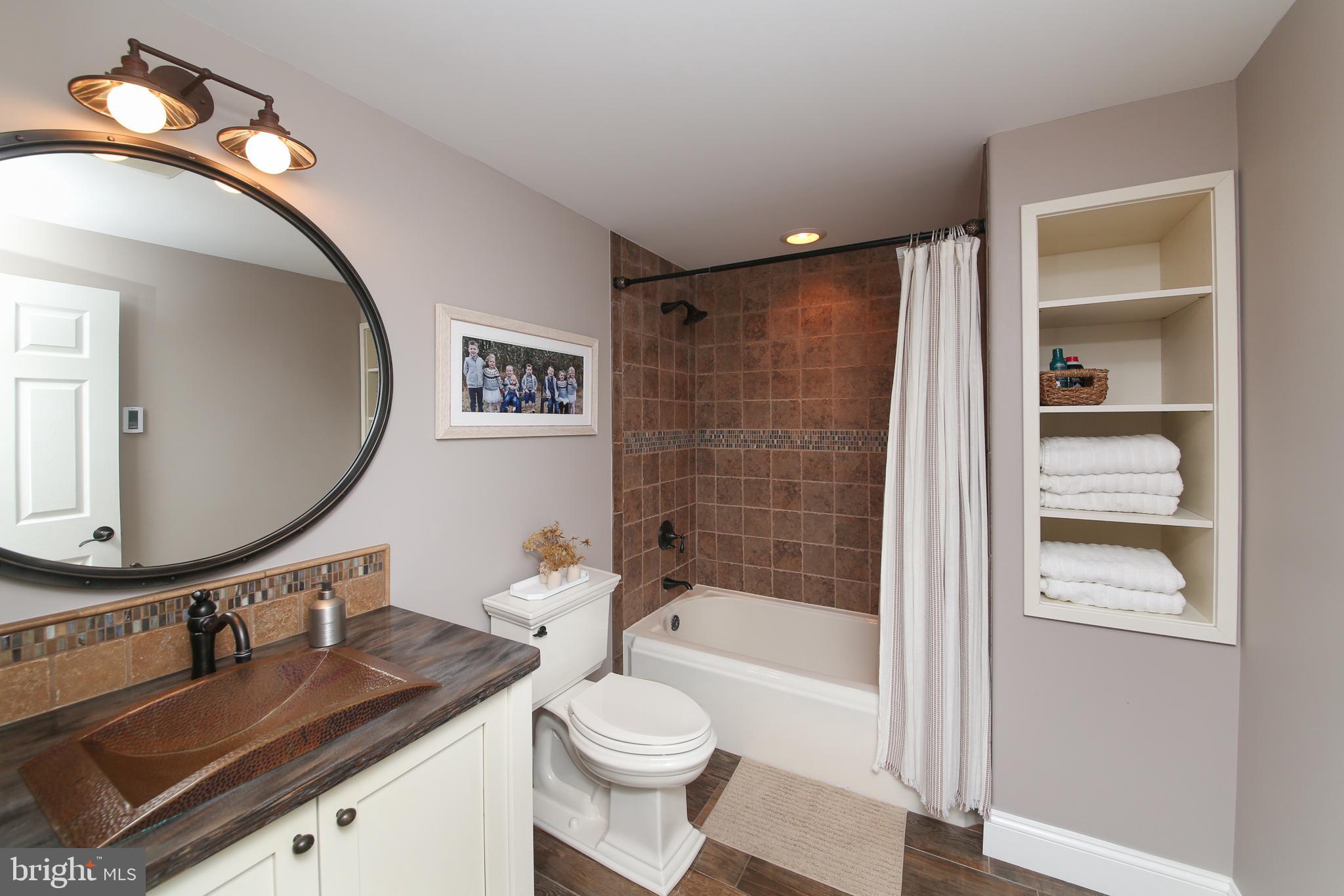 ESTATES AT HILLTOWN - Residential