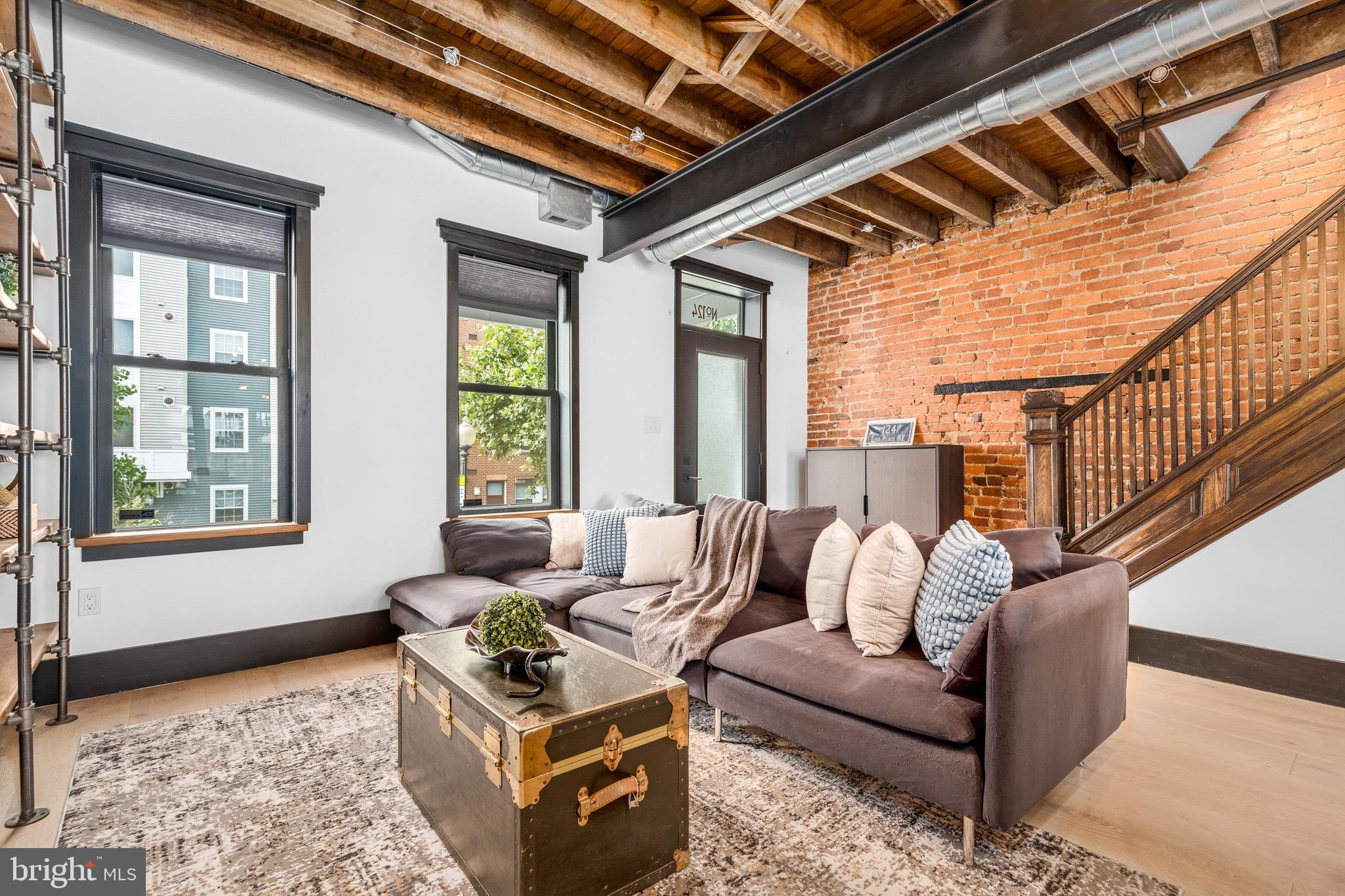 124 TODD PLACE NE