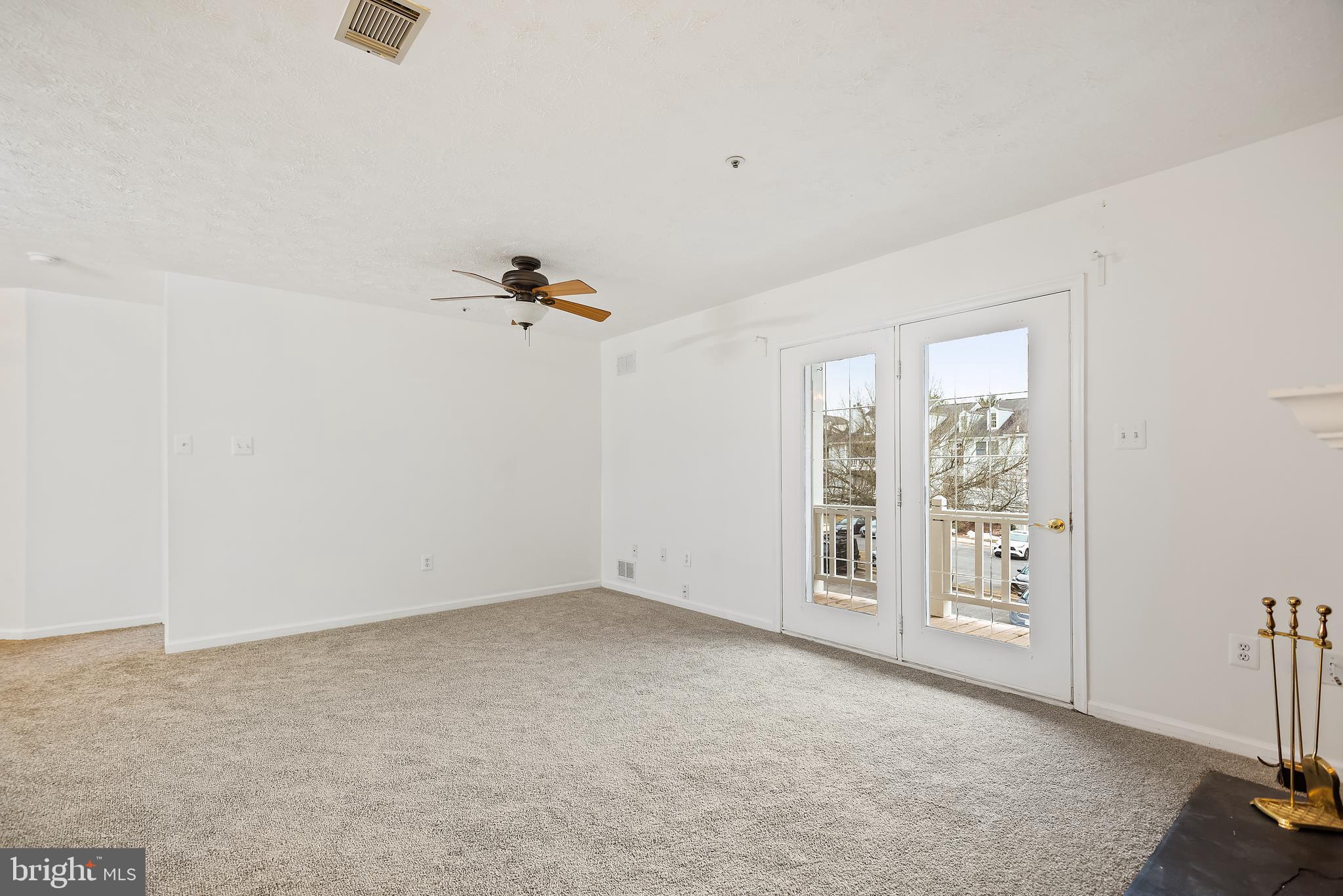 WATERS EDGE AT NORTH LAKE - Residential