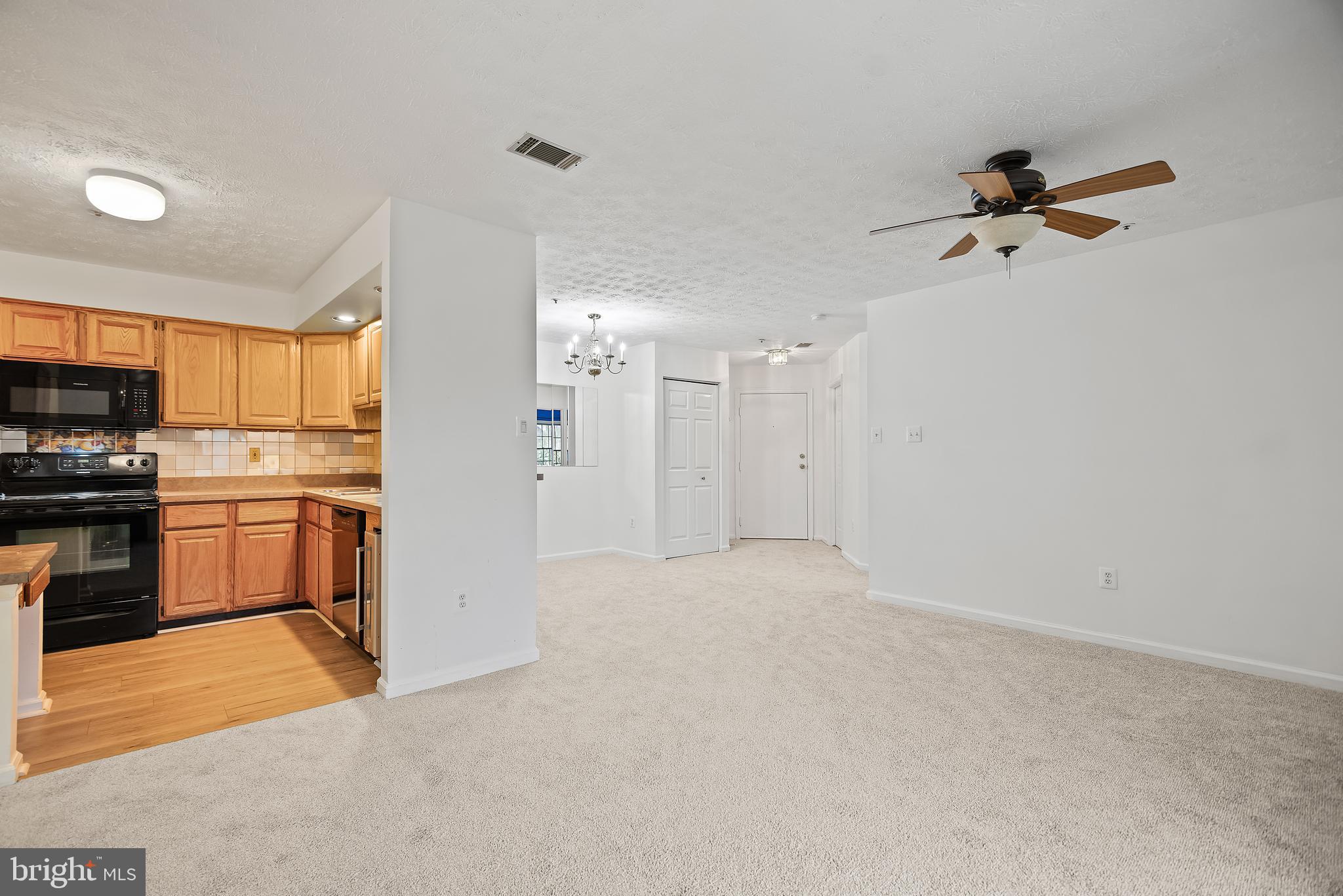 WATERS EDGE AT NORTH LAKE - Residential