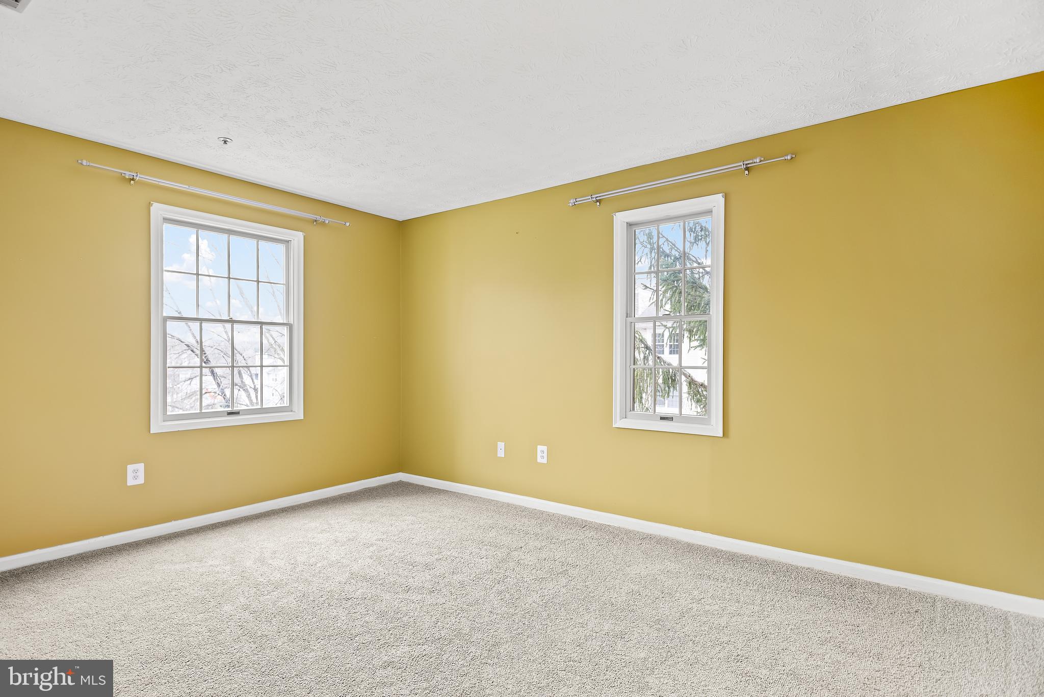 WATERS EDGE AT NORTH LAKE - Residential