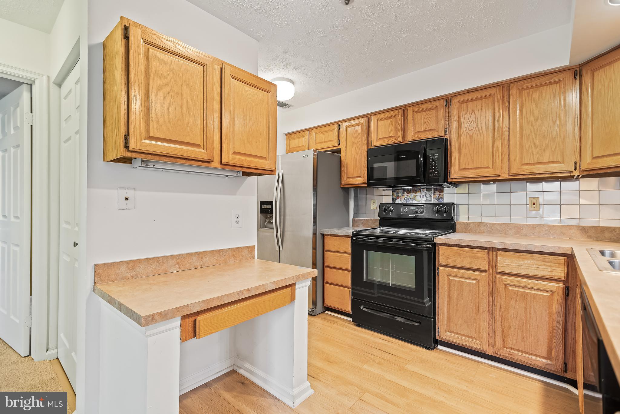 WATERS EDGE AT NORTH LAKE - Residential