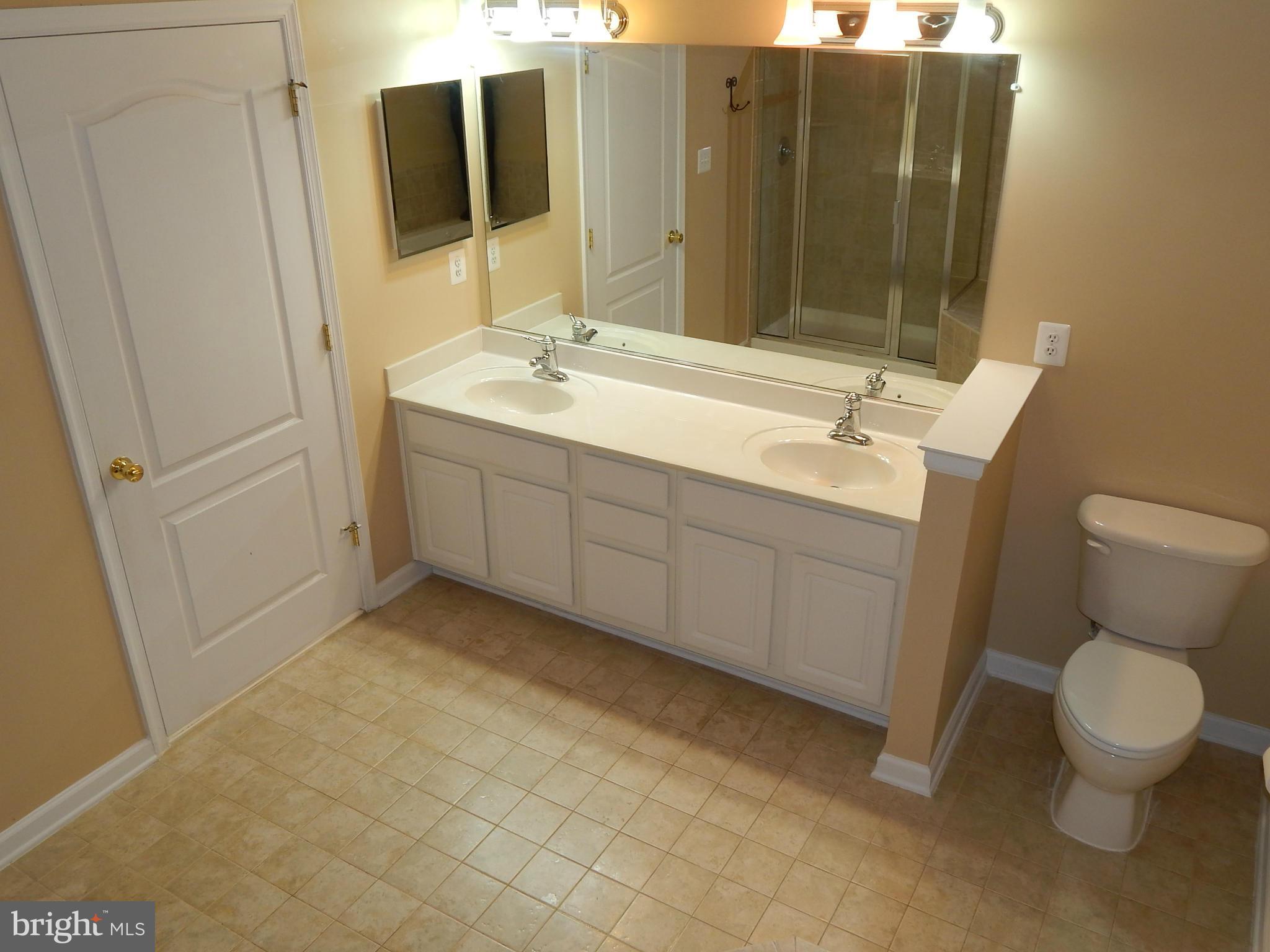 THE RESERVE CONDOMINIUMS - Residential Lease