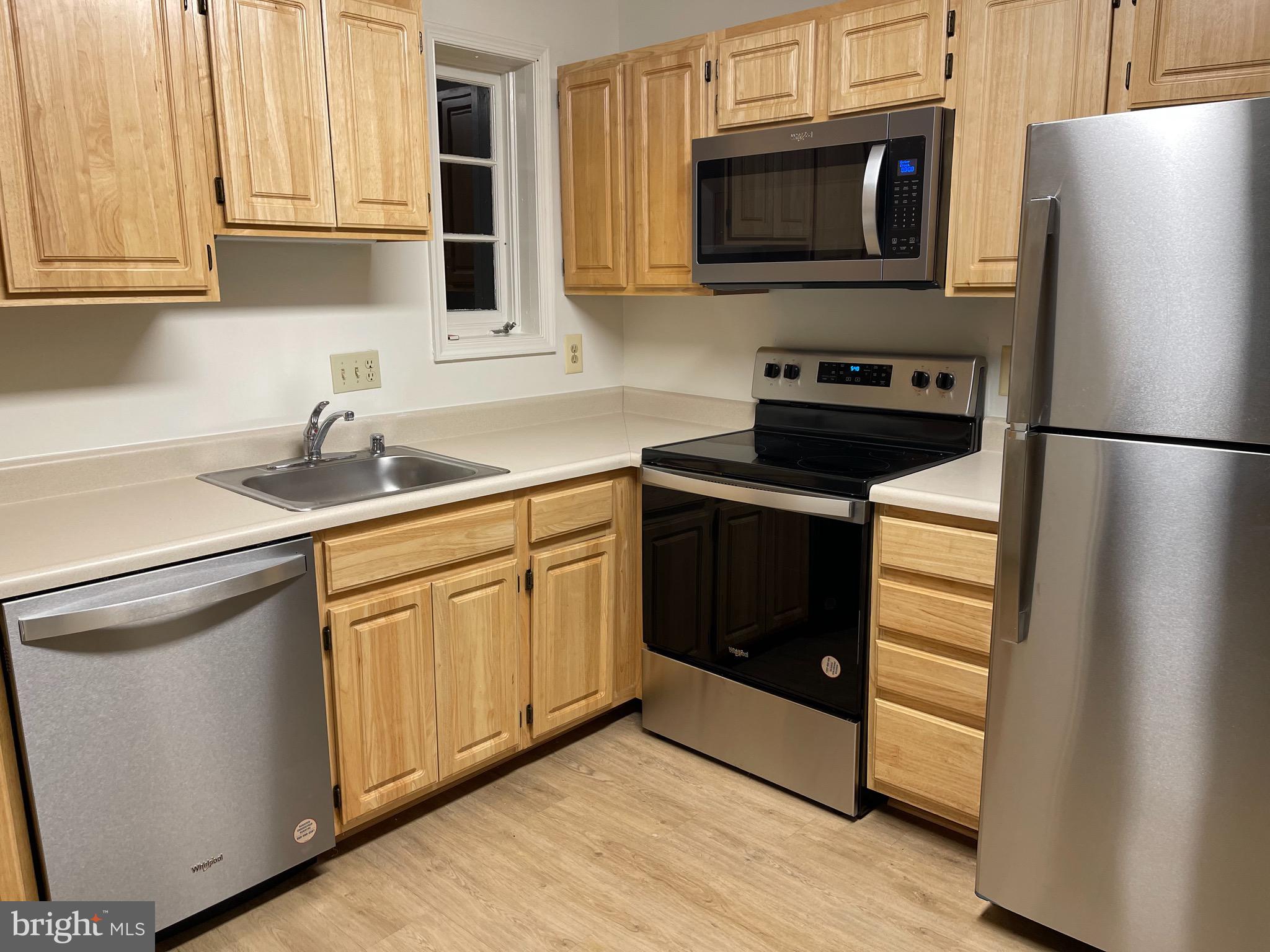 KENWOOD FOREST - Residential Lease