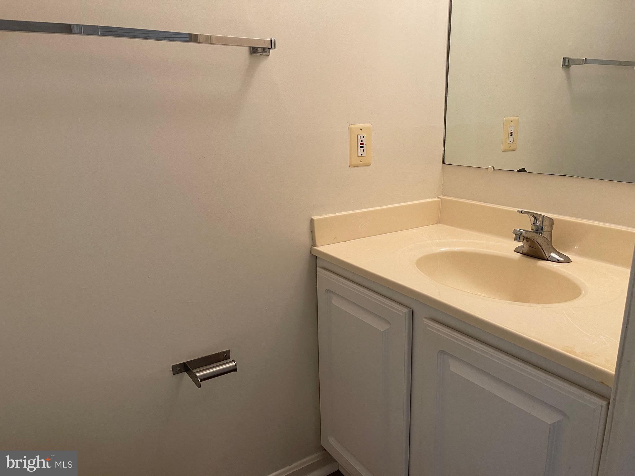 KENWOOD FOREST - Residential Lease