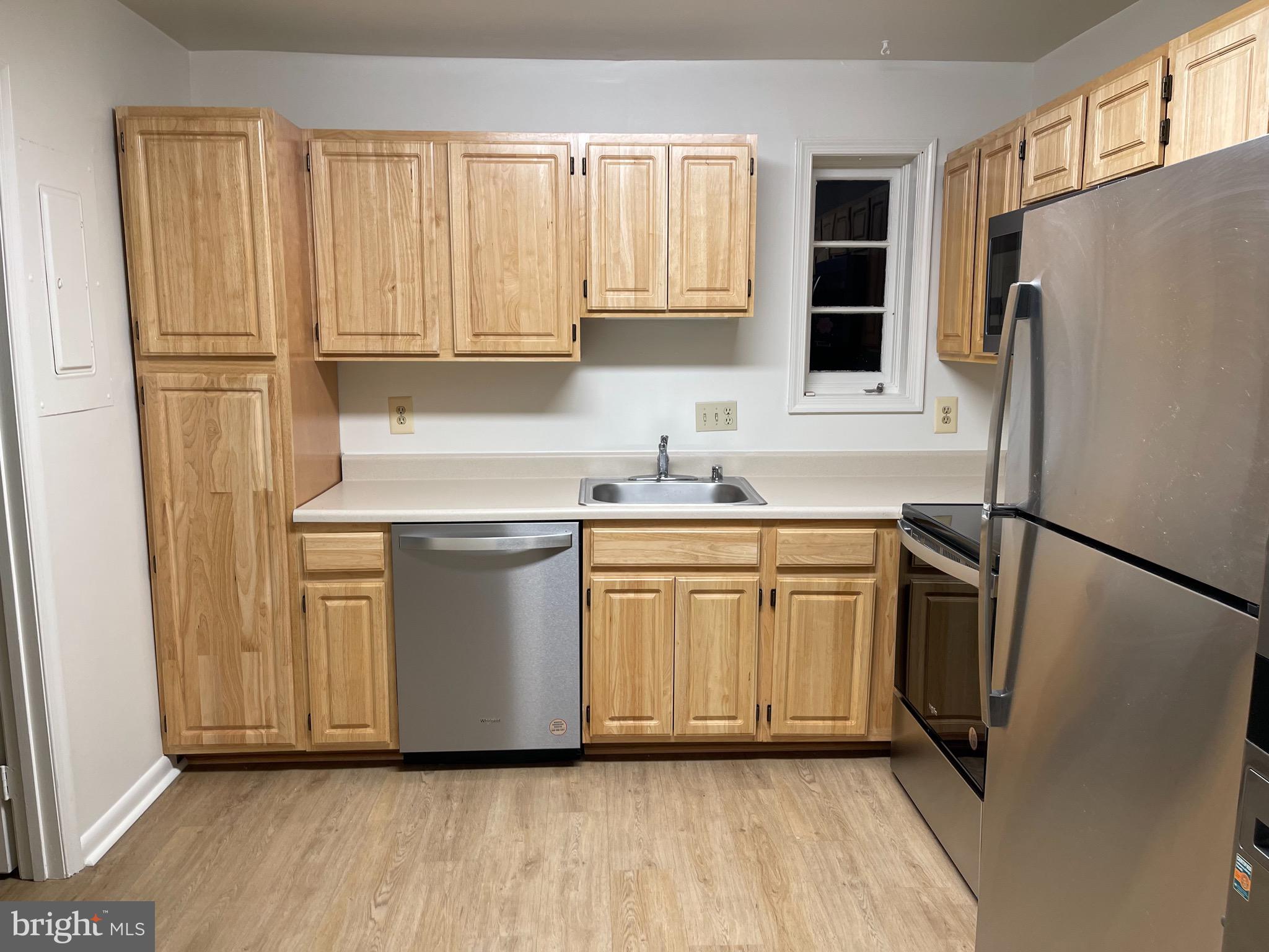 KENWOOD FOREST - Residential Lease