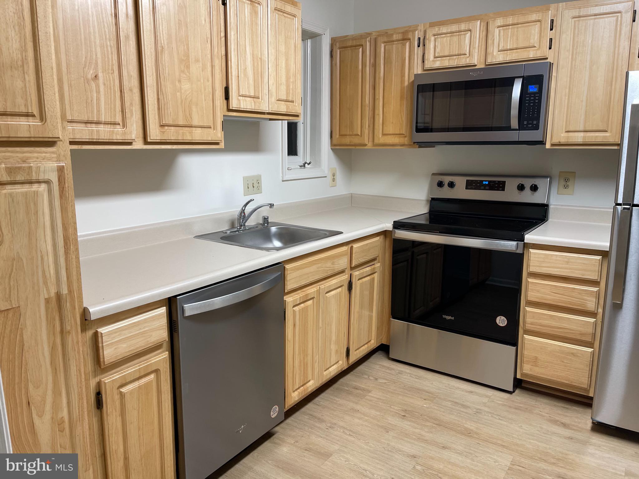 KENWOOD FOREST - Residential Lease