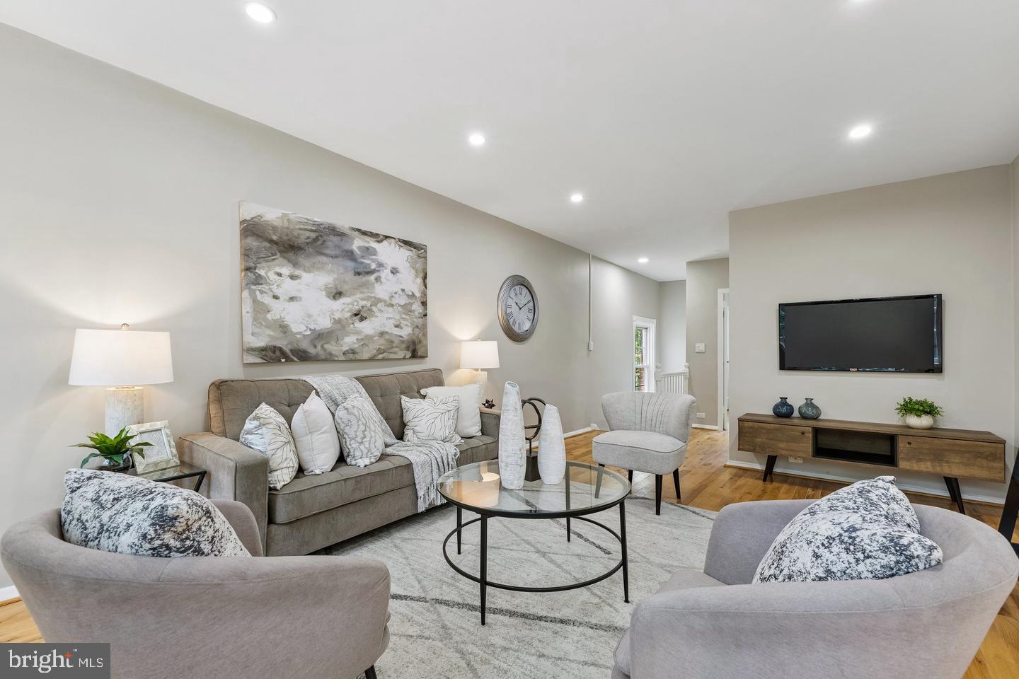 1024 VALLEY DRIVE