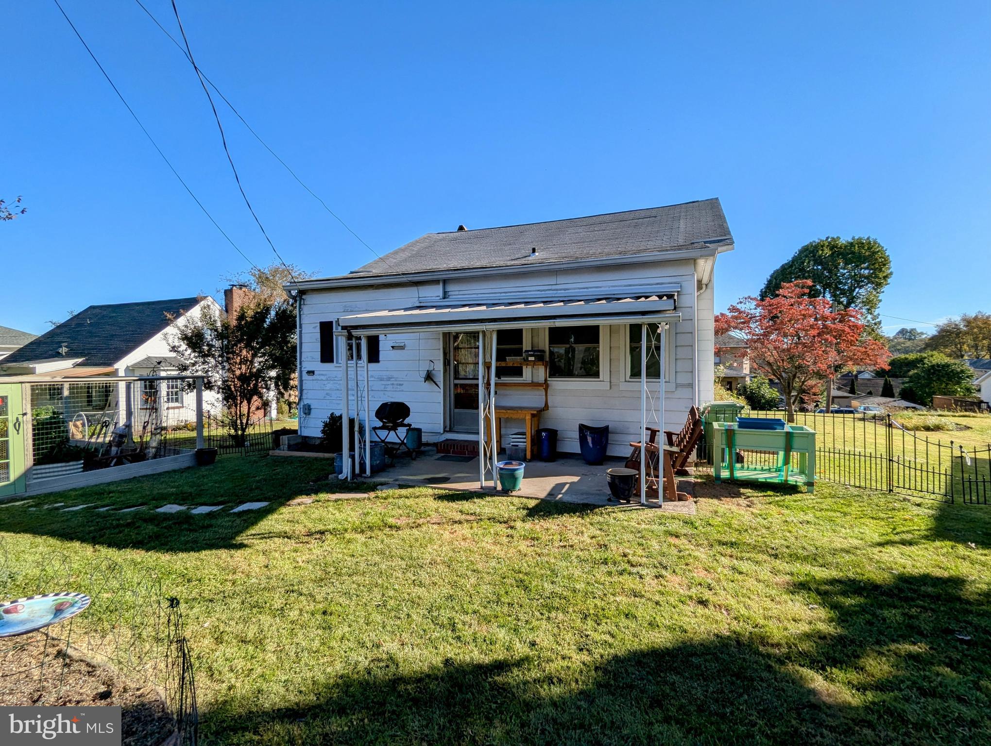 MEDFIELD - Residential