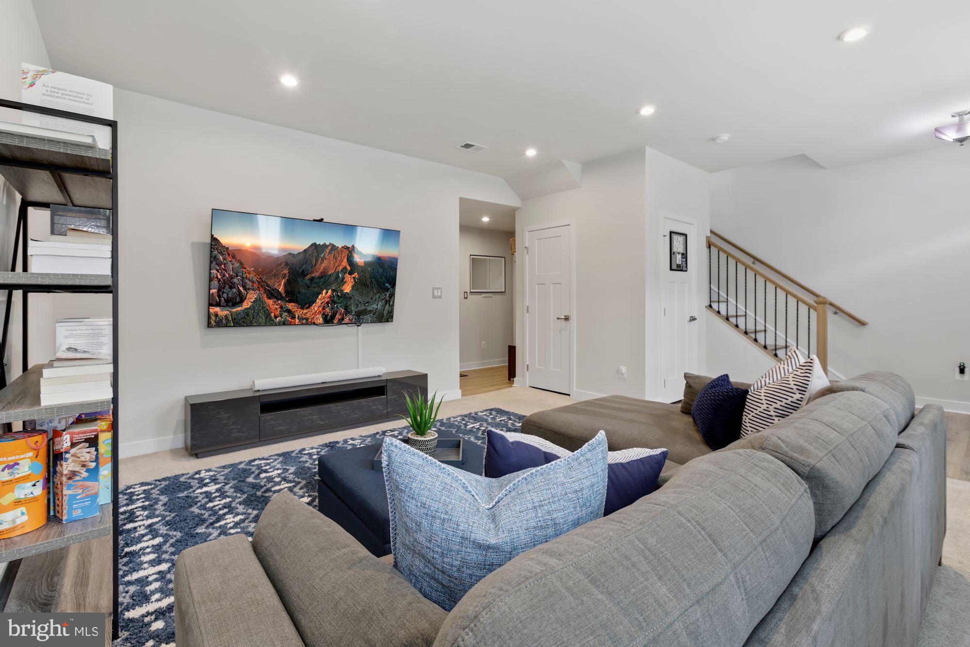 POTOMAC SHORES - Residential