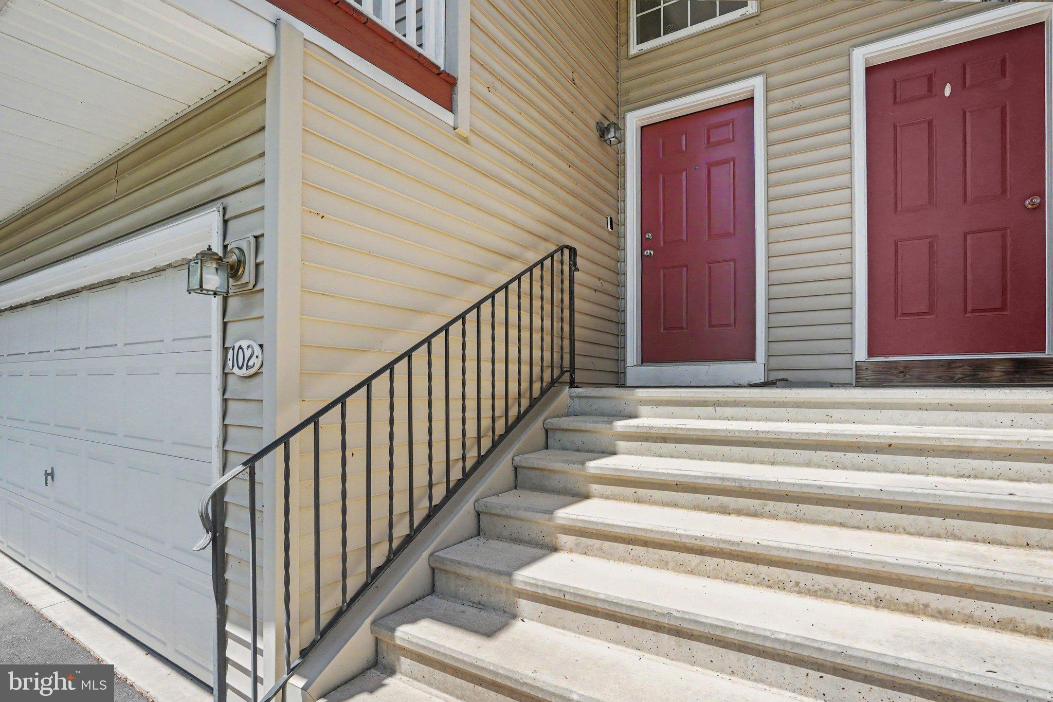 102 WOODSIDE COURT