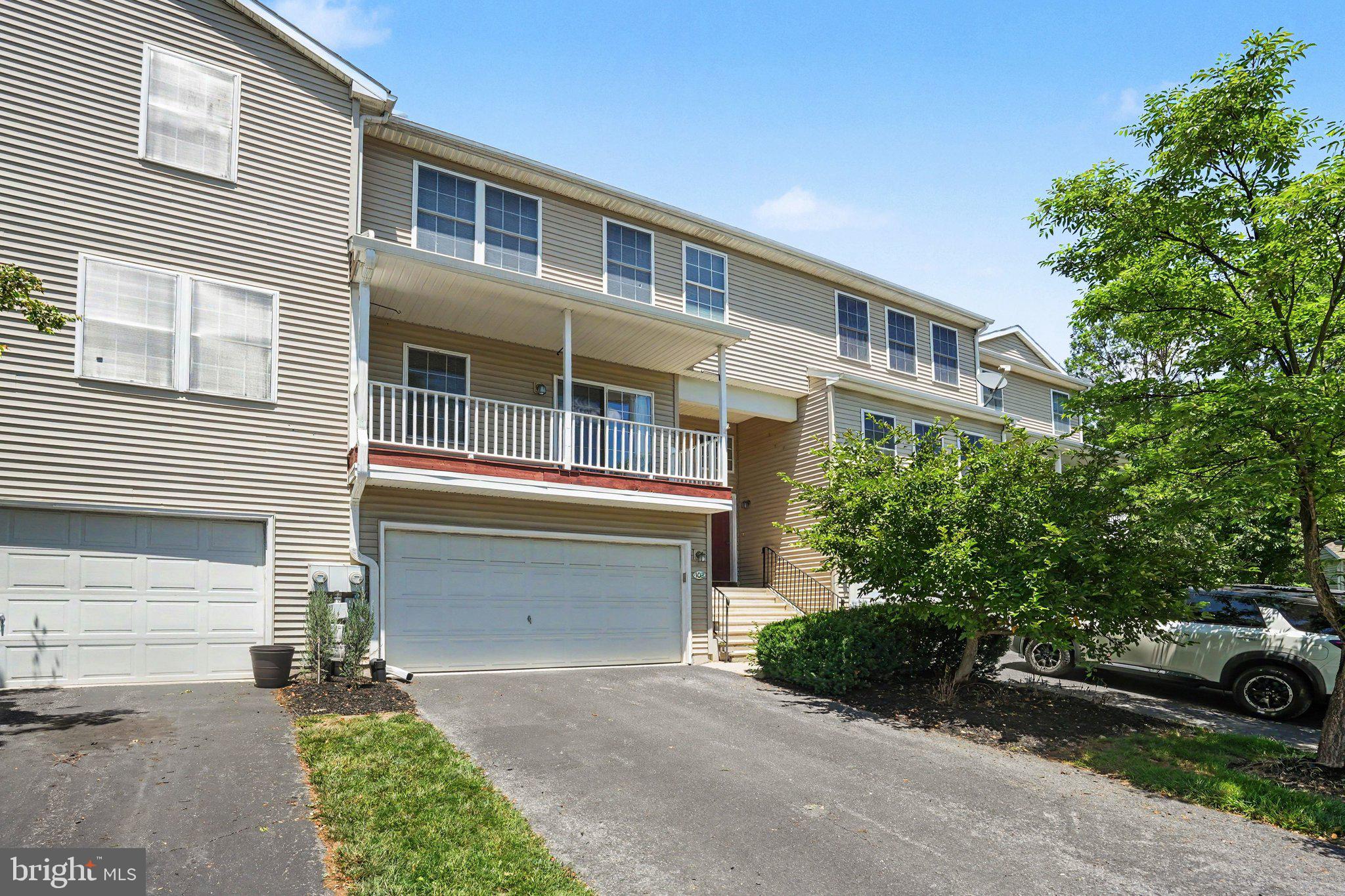 102 WOODSIDE COURT