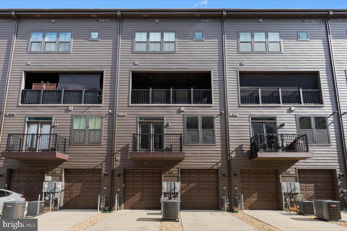 PADDOCK POINTE - Residential