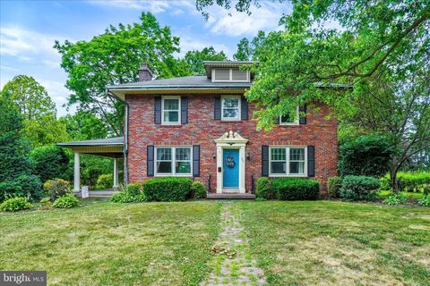 Homes For Sale - 531 E College Avenue<br/> Lancaster County, ELIZABETHTOWN, PA 17022