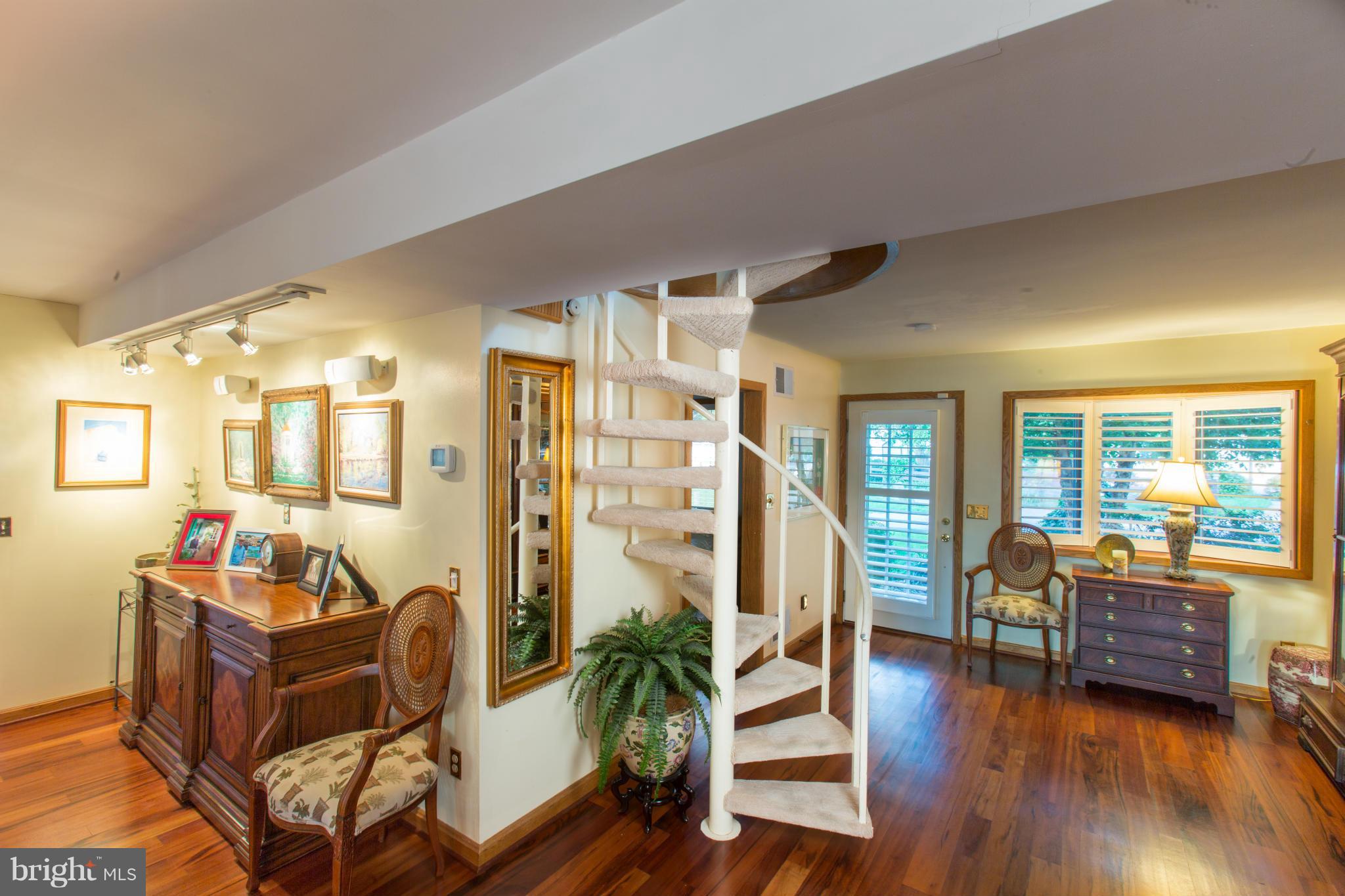 SHOREHAM BEACH - Residential