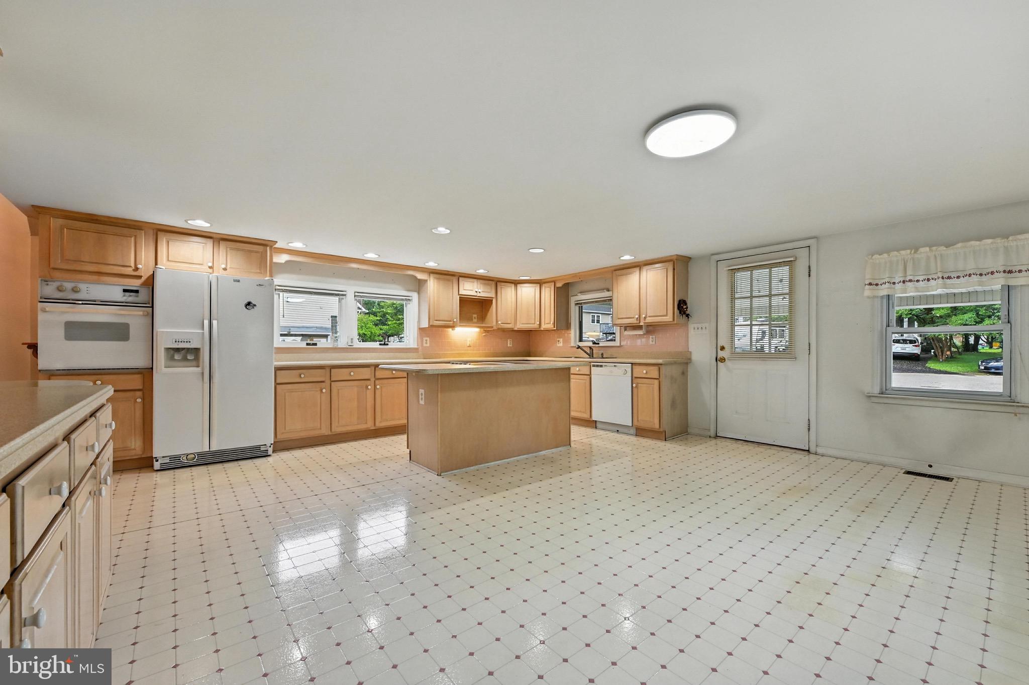 1604 ANNAPOLIS DRIVE