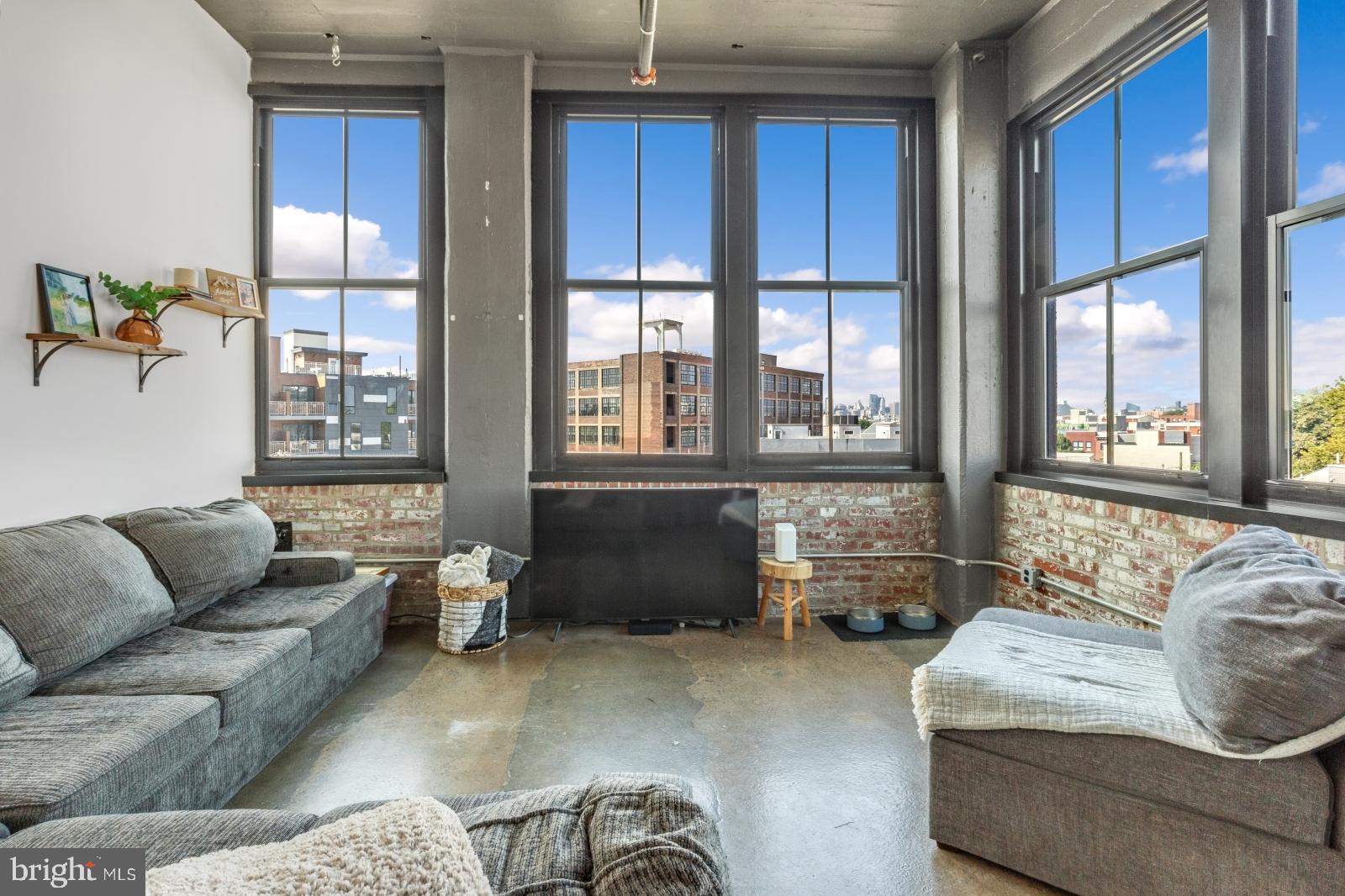 Available Now:
Welcome to 1701 Tulip St #401! REACHLofts features stunning apartments within a historic charm that only a converted building can offer! Building amenities include an elevator, secure electronic entry, bike room, Amazon Hub, storage units, and more! This is a captivating 2 bedroom, 1 bathroom corner apartment on the 4th floor with a sunny interior that blends contemporary and industrial aesthetics. Each unit offers a spacious, industrial vibe with high ceilings, polished concrete floors, exposed brick, and spiral ductwork. The modern kitchens are beautifully appointed with chic cabinetry, subway tile backsplashes, and stainless steel appliances. Enjoy the ease of in-unit laundry and bathrooms featuring sleek, contemporary fixtures. Central A/C ensures comfort all year long. Don’t miss out—schedule your showing today to claim this exceptional rental!
Lease Terms:
Generally, first month, last month, and one month security deposit due at, or prior to, lease signing. Other terms may be required by Landlord. $55 application fee per applicant. Pets are conditional on owner’s approval and may require an additional fee and/or monthly pet rent, if accepted. (Generally, $500/dog and $250/cat, and/or monthly pet rent). Tenants responsible for: electricity, cable/internet, $50/month flat water fee, and HVAC payment to 3rd party. Optional storage cages are available for rent: $25/month for small and $45/month for large. Landlord Requirements: Applicants to make 3x the monthly rent in verifiable net income, credit history to be considered (i.e. no active collections), no evictions within the past 4 years, and must have a verifiable rental history with on-time rental payments. Exceptions to this criteria may exist under the law and will be considered.