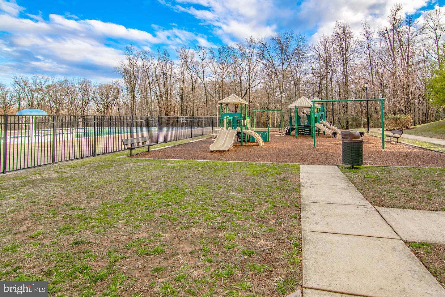 VILLAGES OF DORCHESTER - Residential Lease