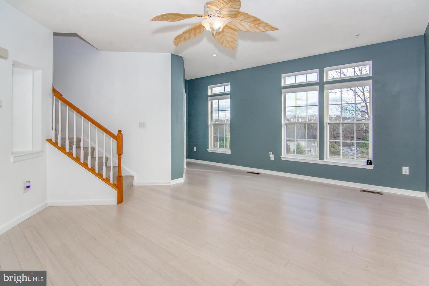 VILLAGES OF DORCHESTER - Residential Lease