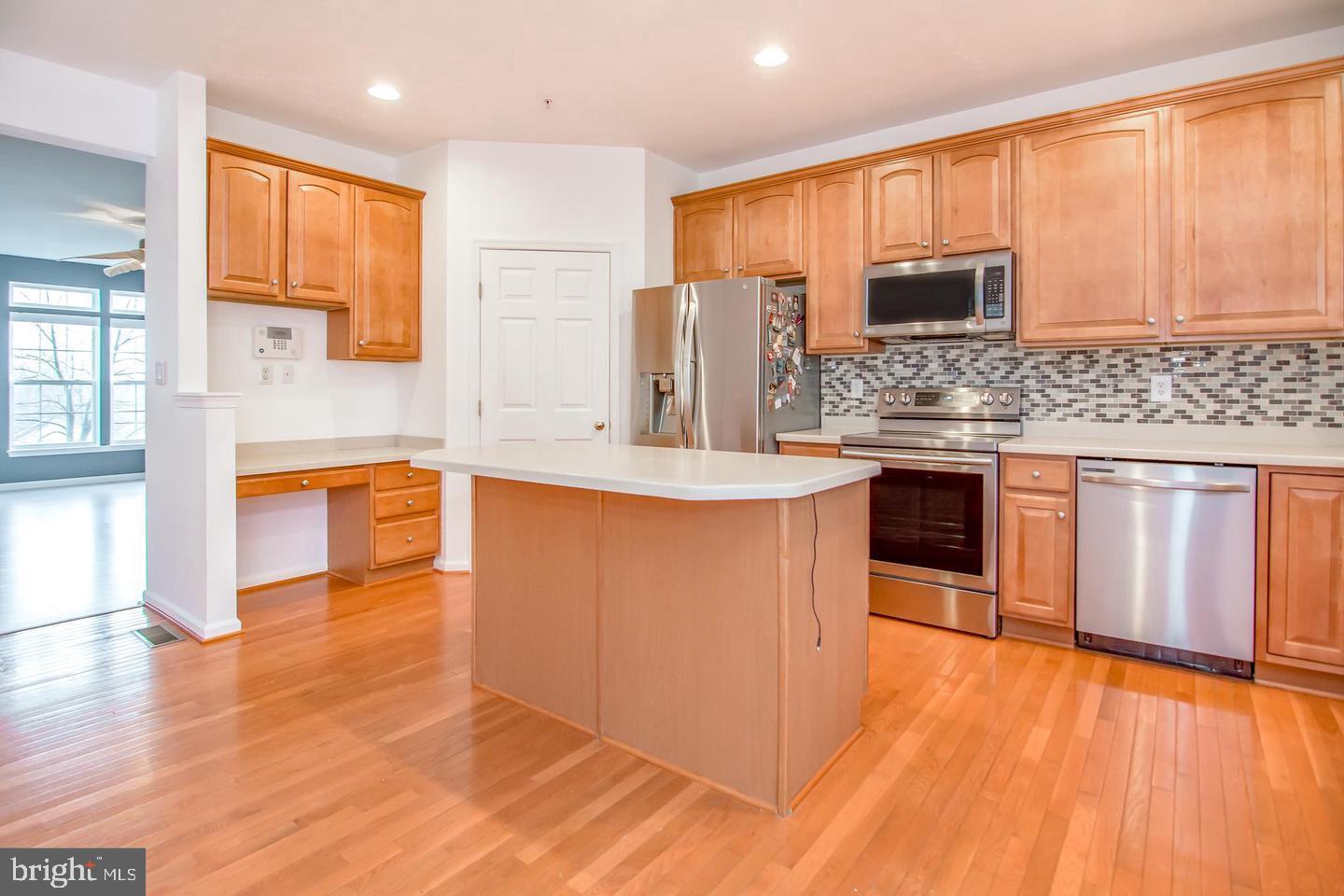 VILLAGES OF DORCHESTER - Residential Lease