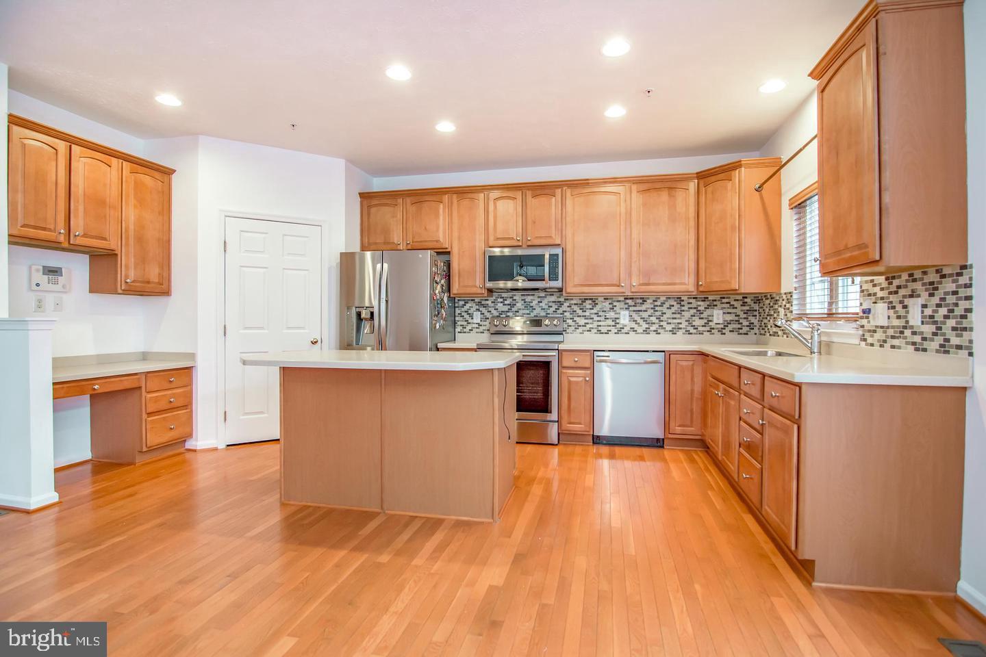 VILLAGES OF DORCHESTER - Residential Lease