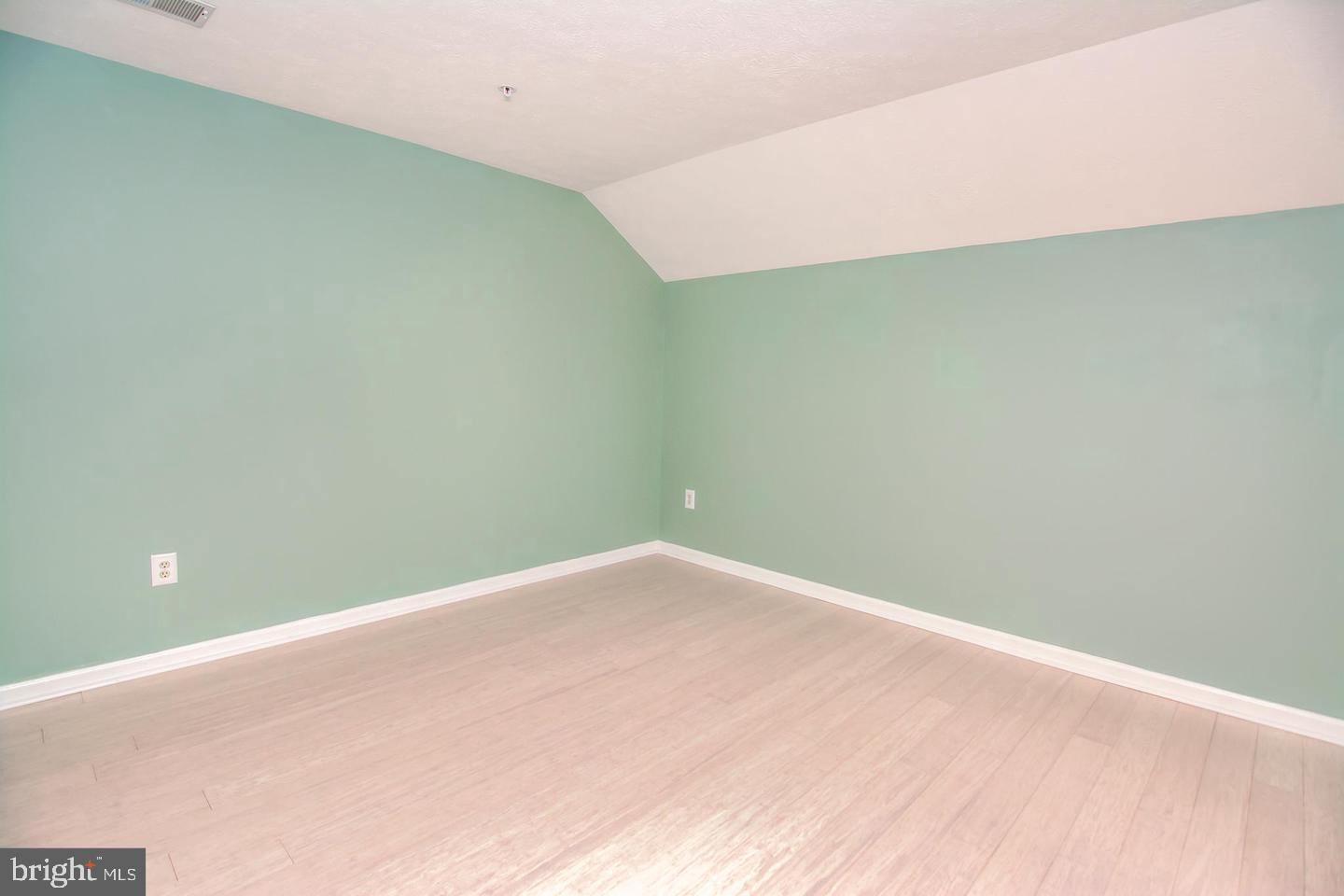 VILLAGES OF DORCHESTER - Residential Lease