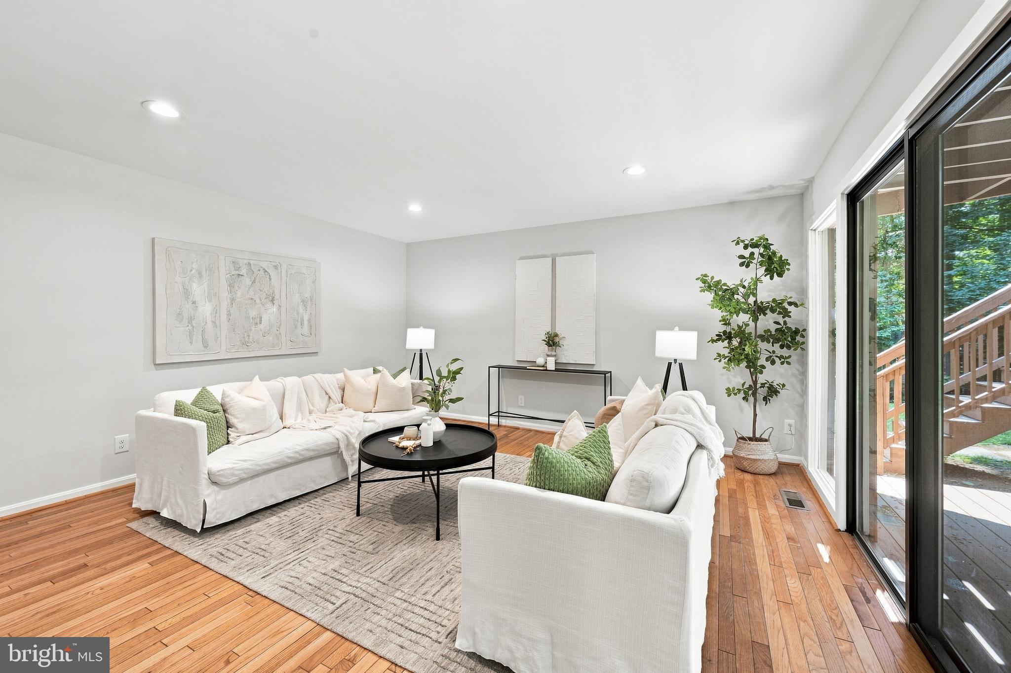 6176 WOODED RUN DRIVE