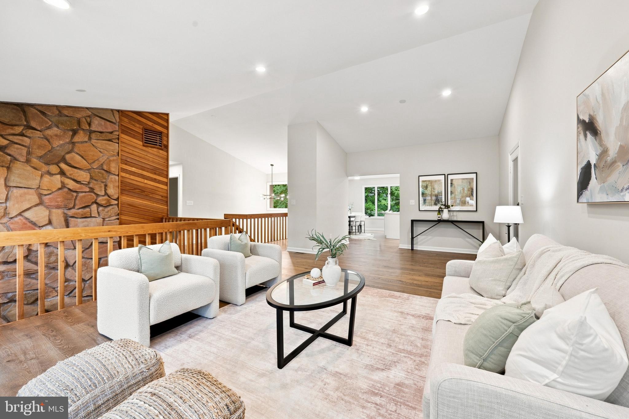 6176 WOODED RUN DRIVE