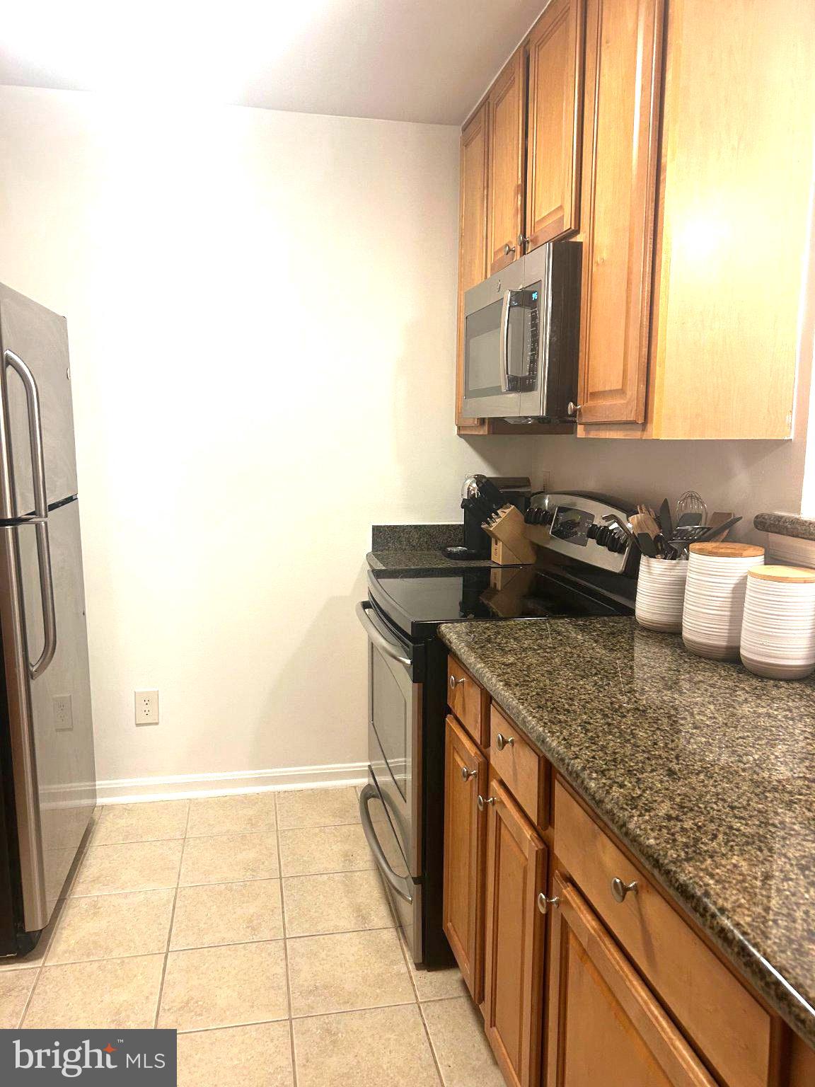 3176 SUMMIT DRIVE 4-D7
