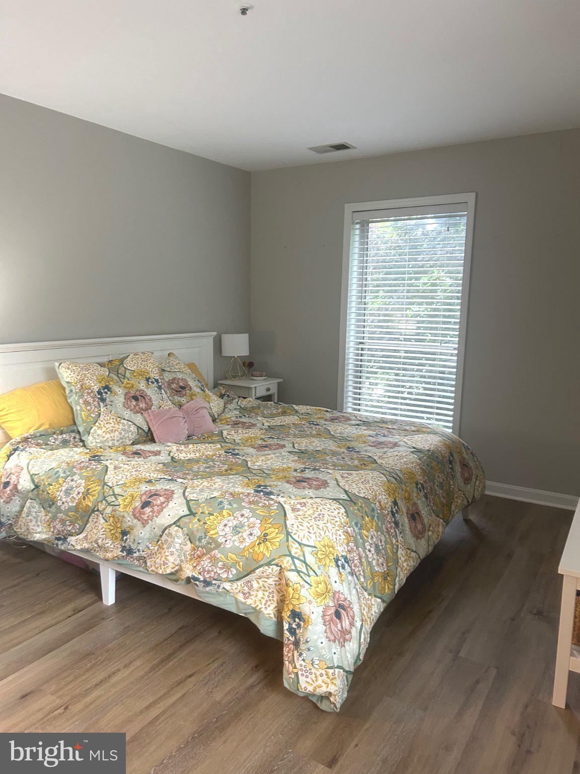 FOUR WINDS AT OAKTON - Residential