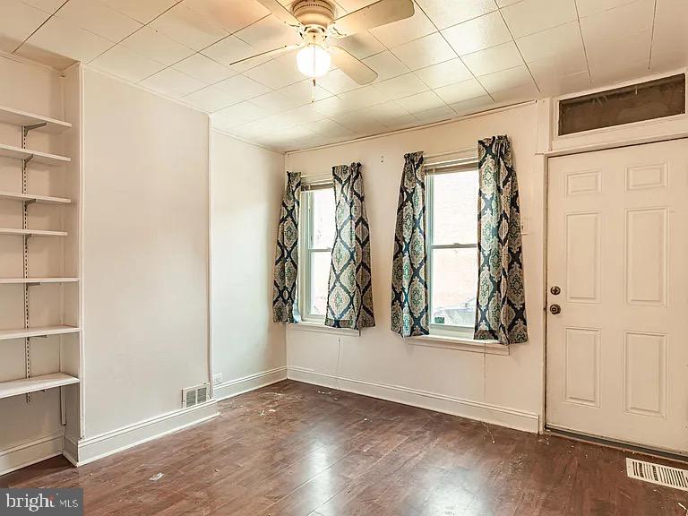 KENSINGTON - Residential