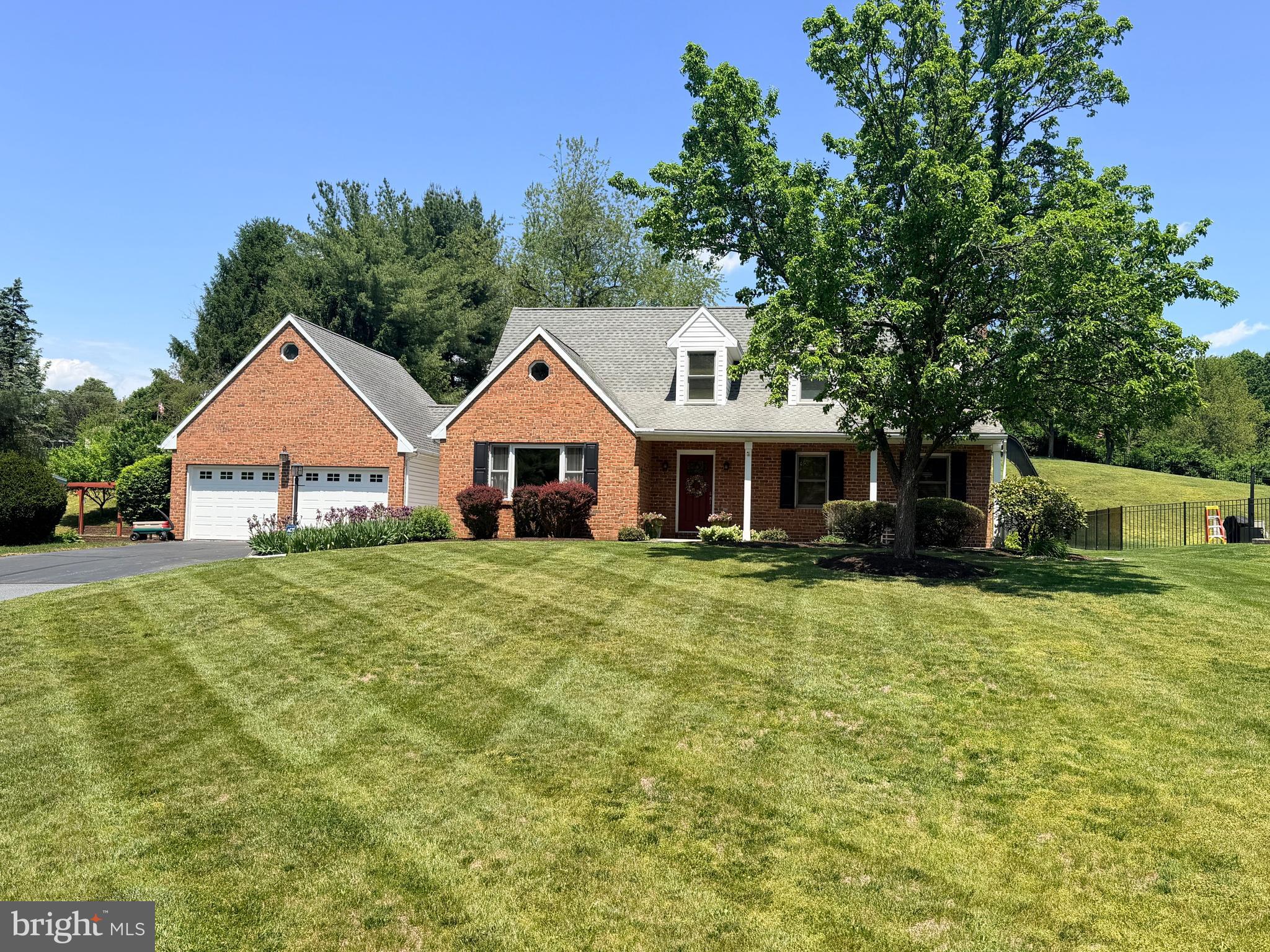 10 STOUDT ROAD