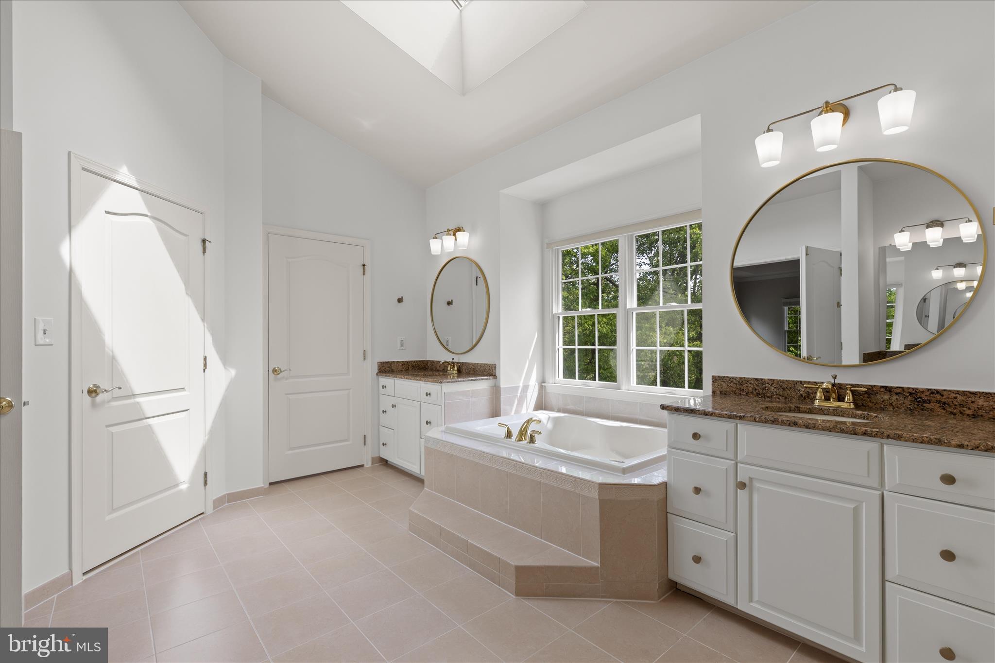BELMONT COUNTRY CLUB - Residential