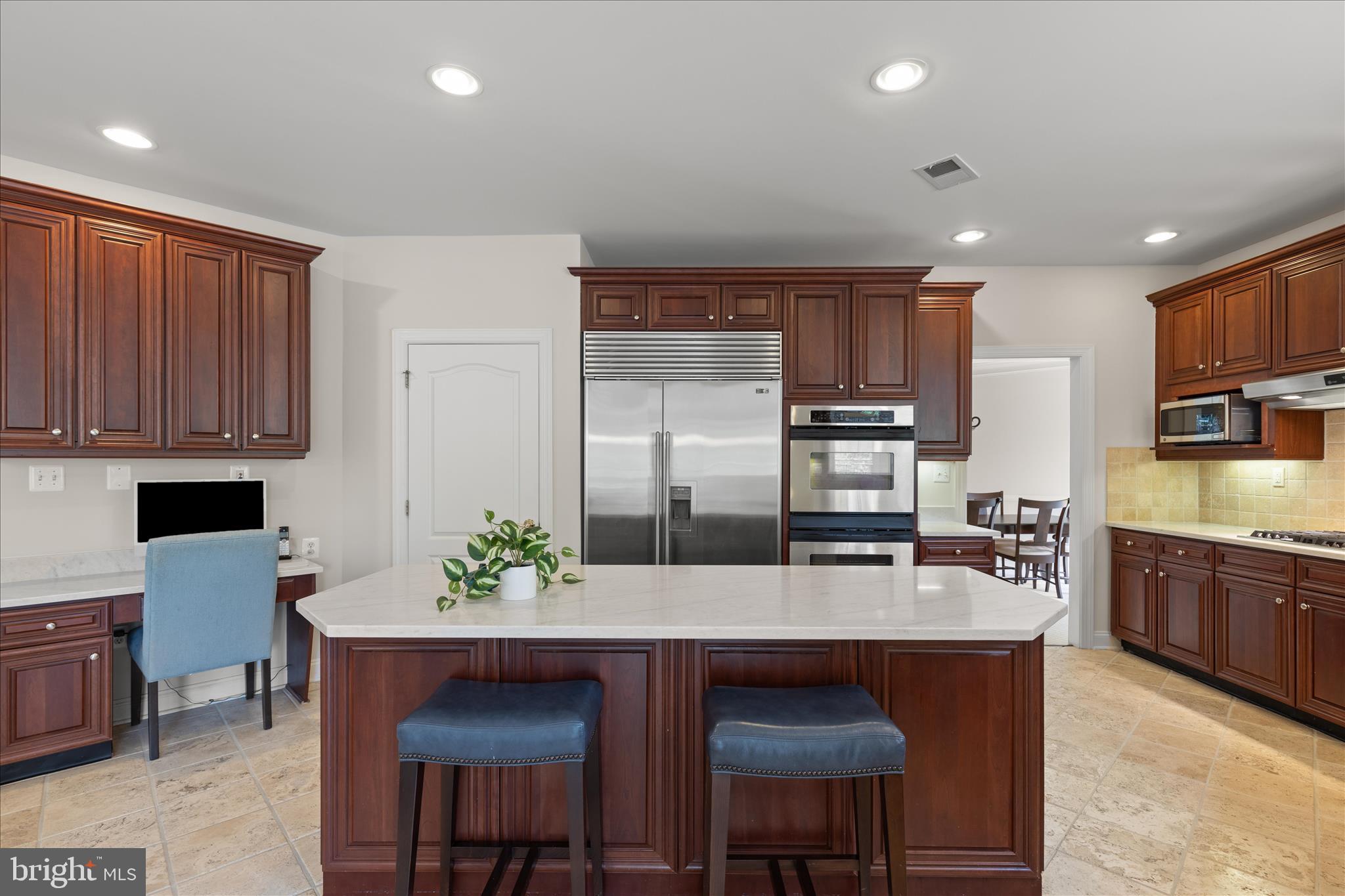 BELMONT COUNTRY CLUB - Residential