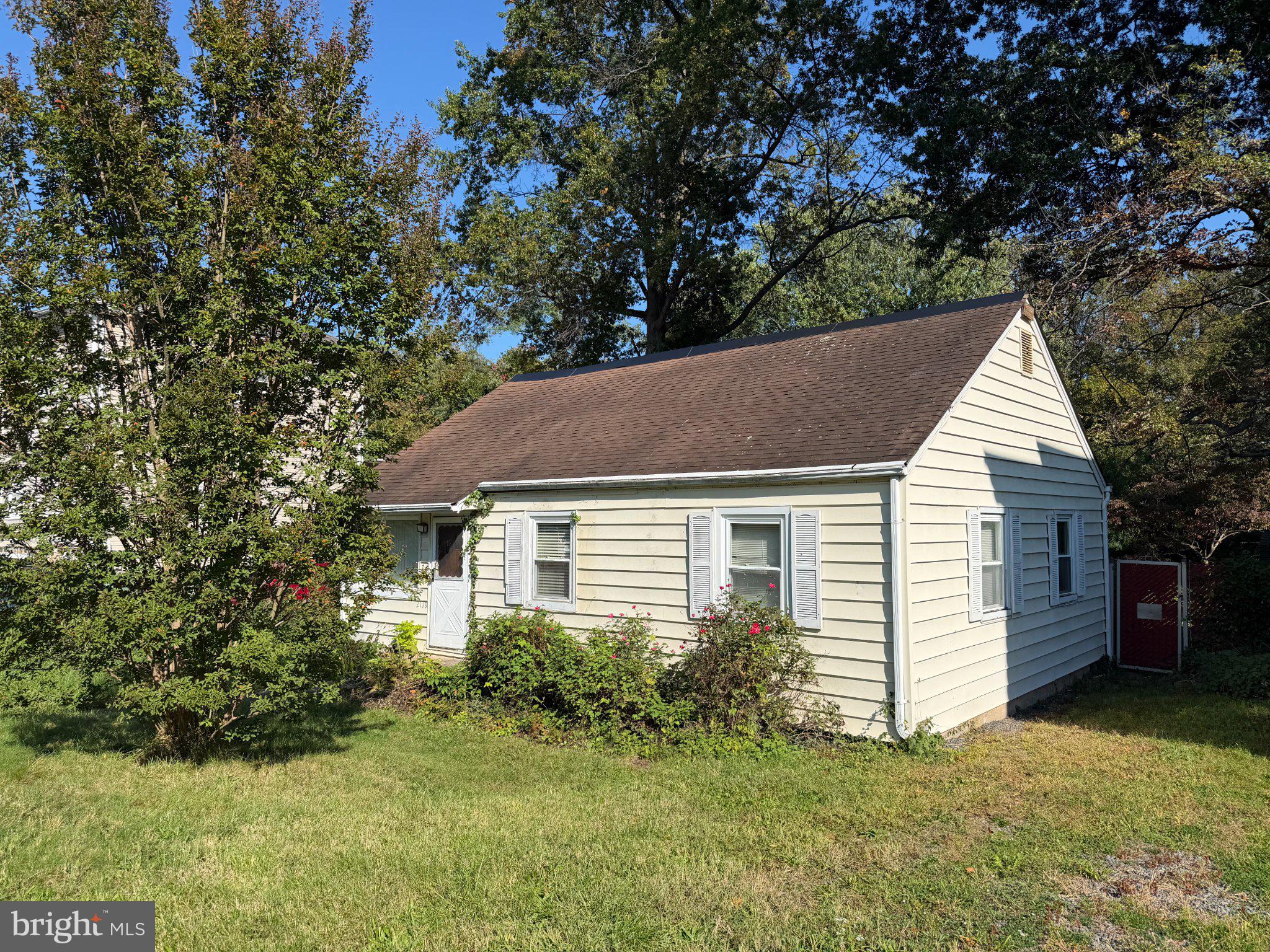 2119 PIMMIT DRIVE
