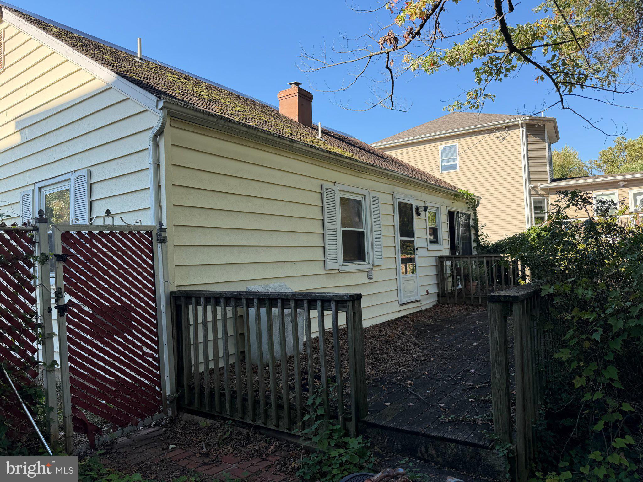 2119 PIMMIT DRIVE