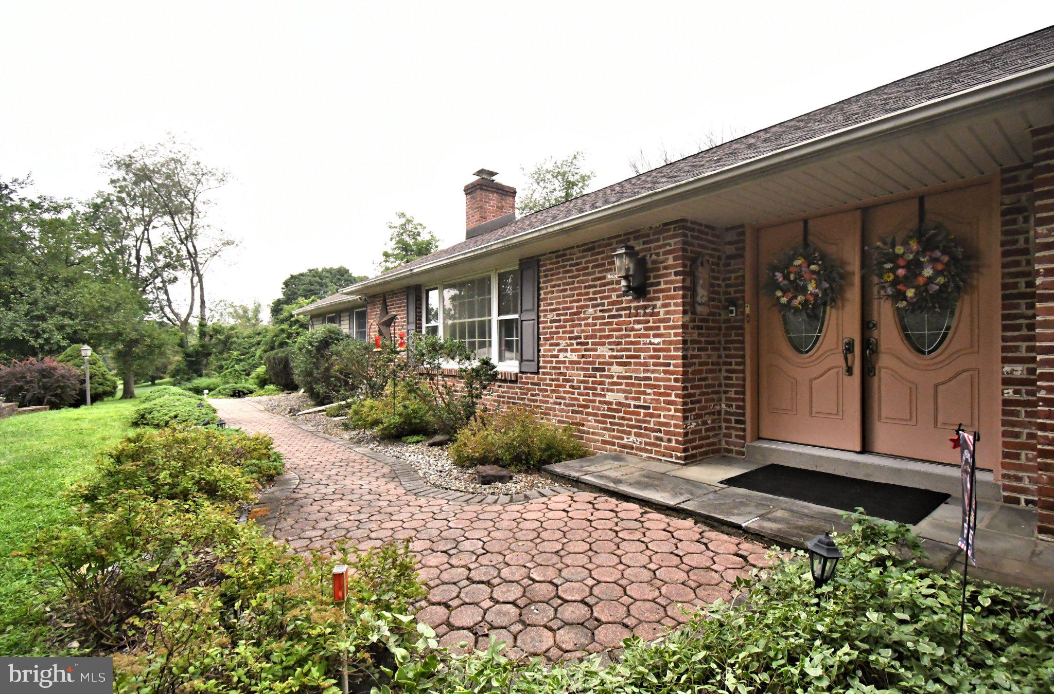 1333 CLEARVIEW DRIVE