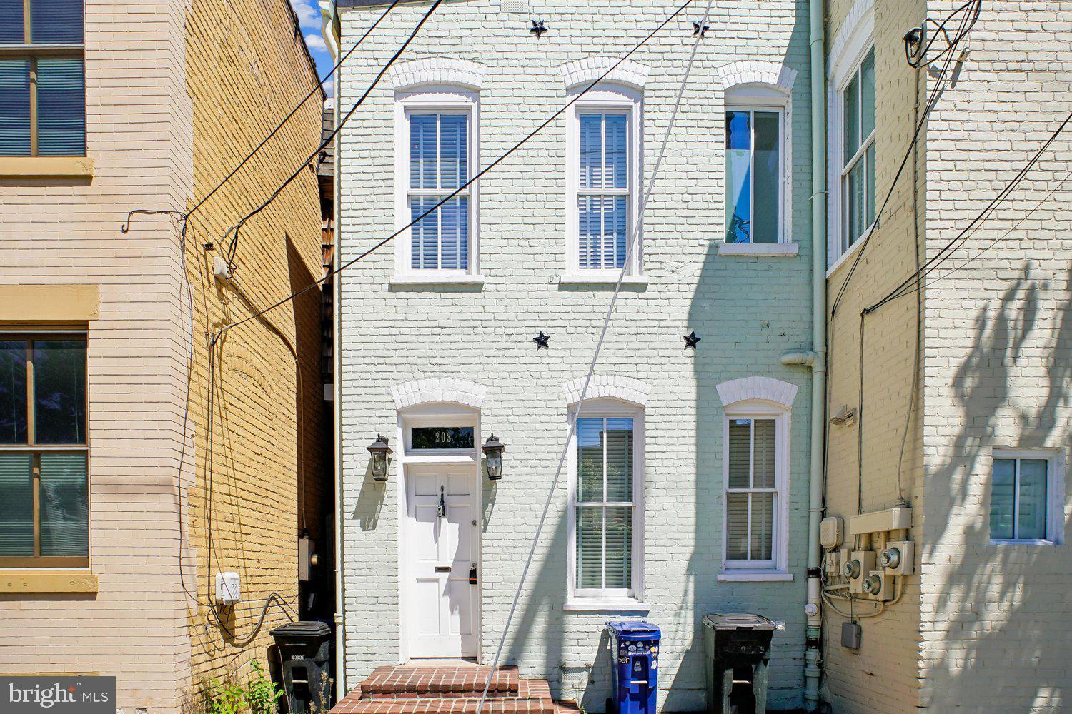 921 CAMERON STREET 1