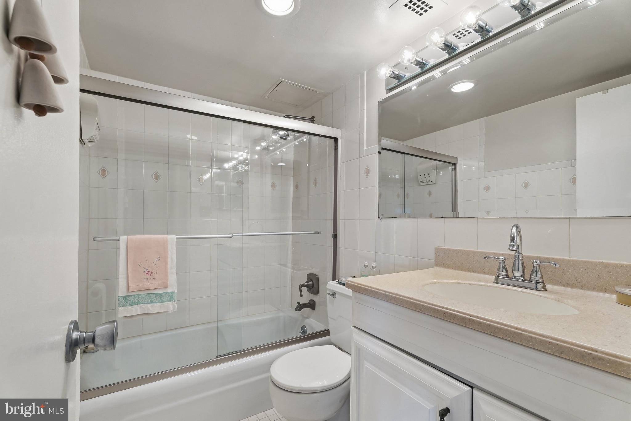 RIVERIA OF CHEVY CHASE - Residential