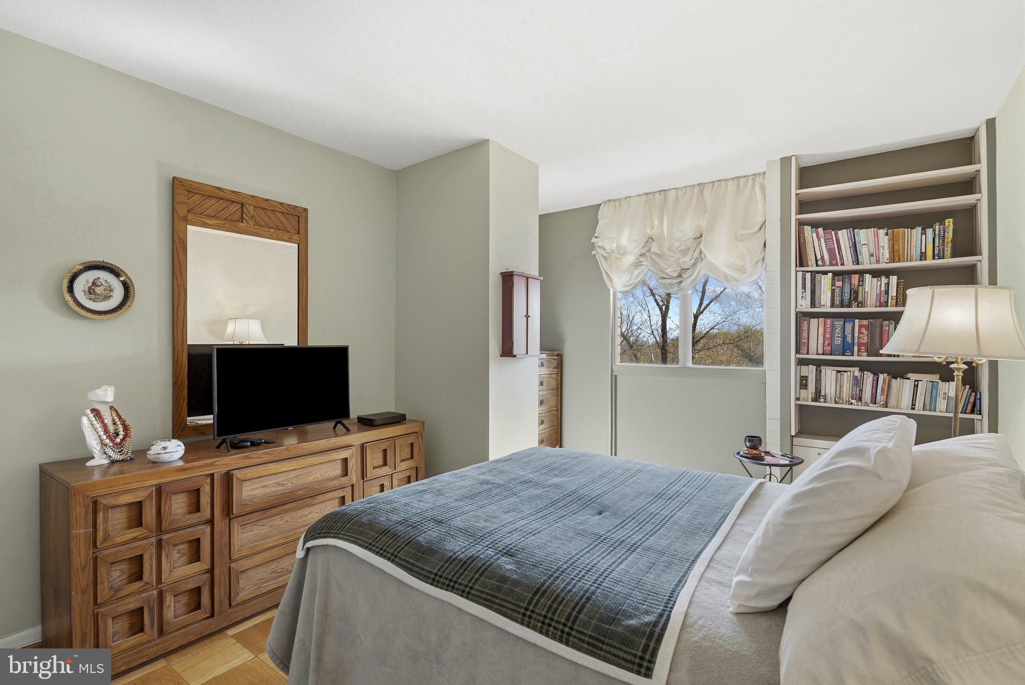 RIVERIA OF CHEVY CHASE - Residential