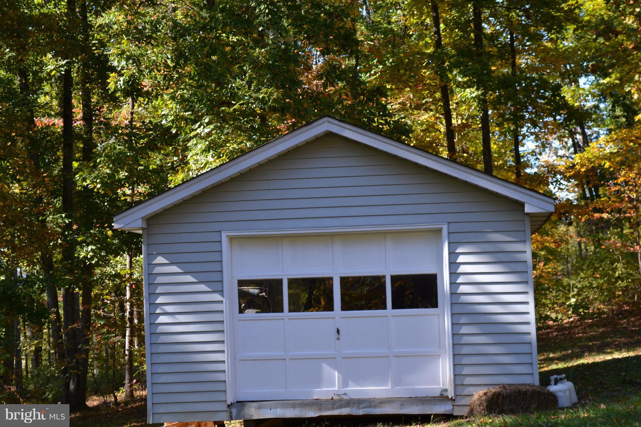 QUINQUE WOODS - Residential